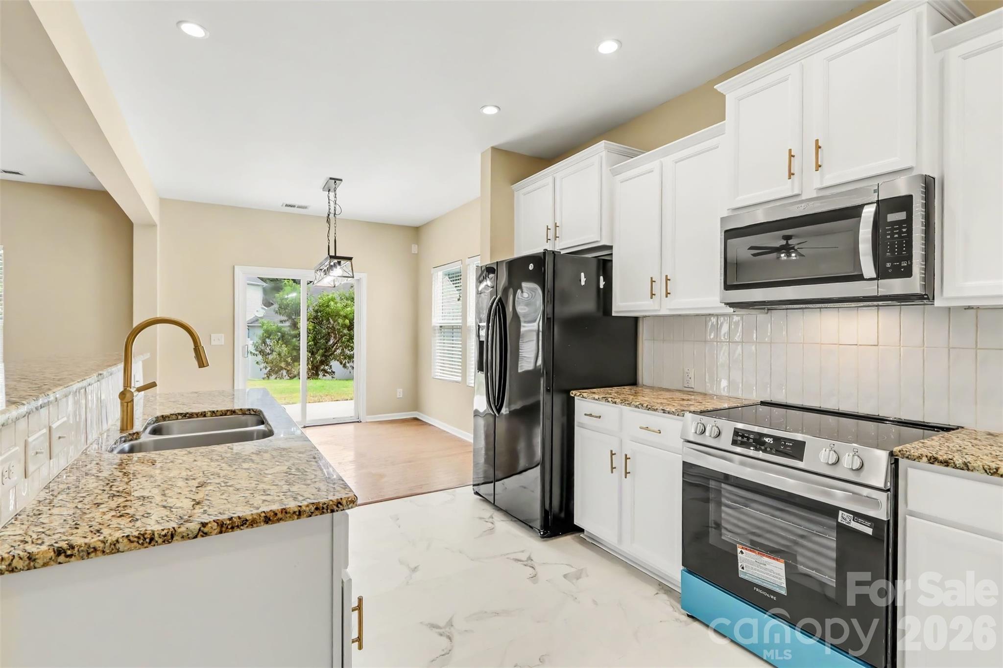 6814 Barefoot Forest Drive Property Photo 8