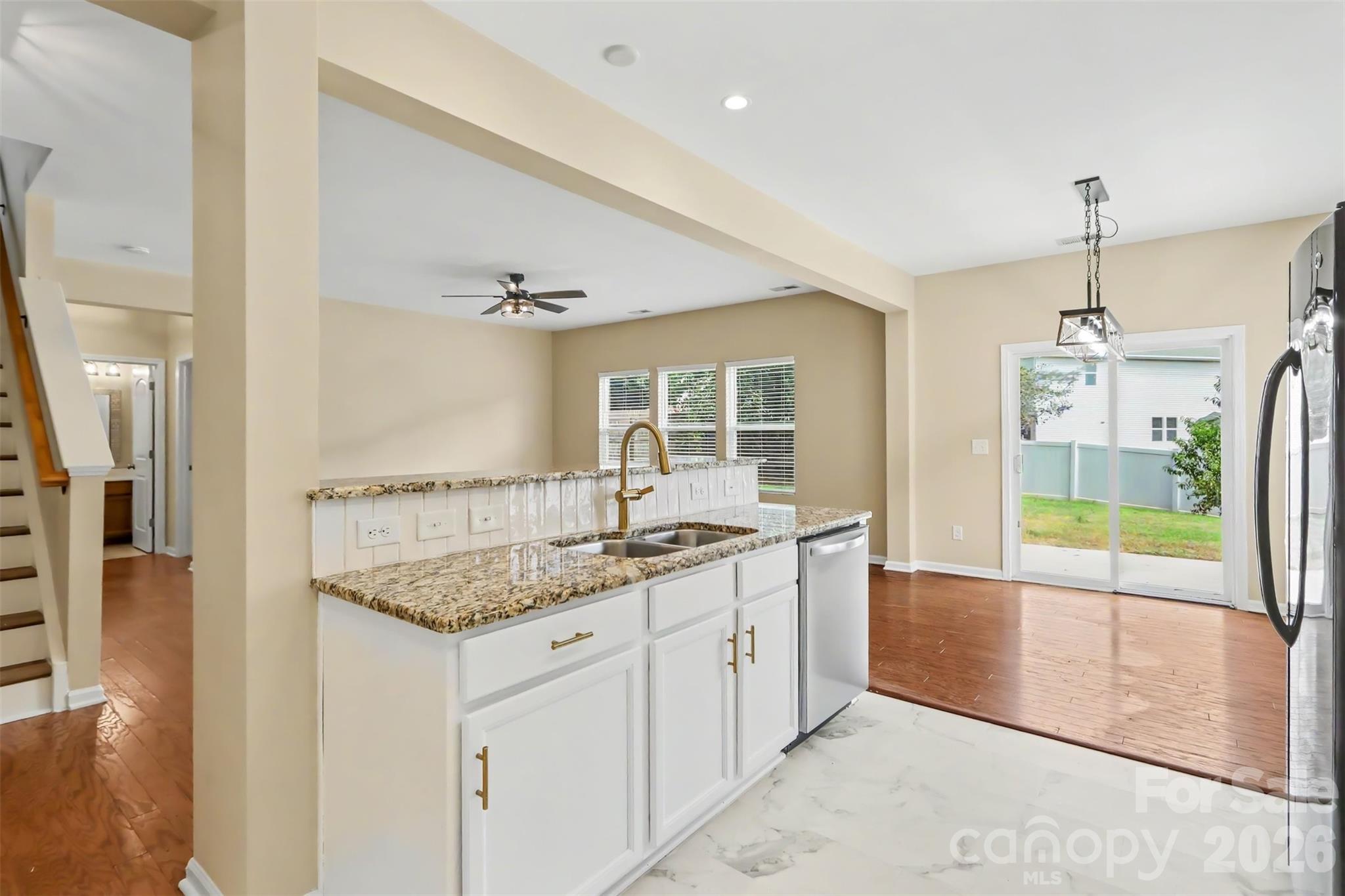 6814 Barefoot Forest Drive Property Photo 9
