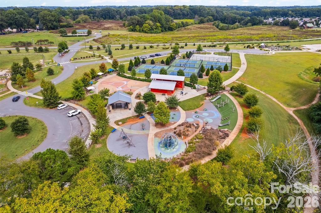 6814 Barefoot Forest Drive Property Photo 33