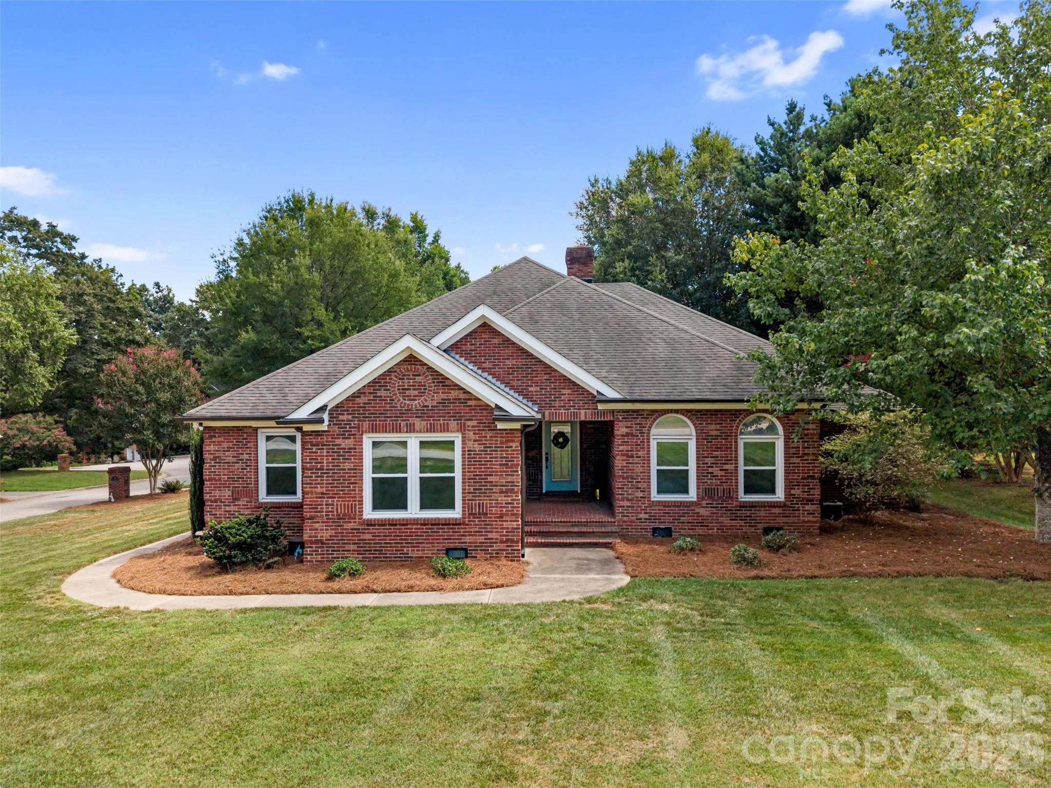 412 Shadydale Court Property Photo 1
