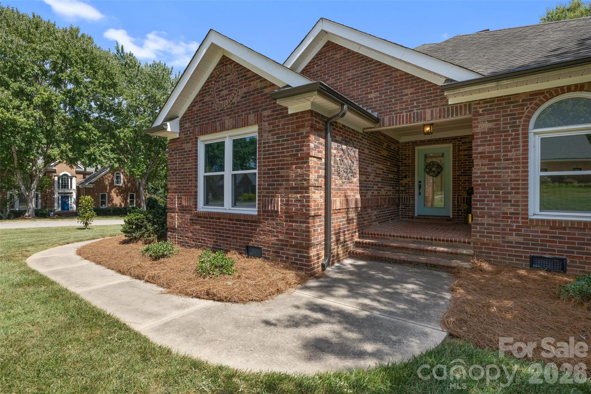 412 Shadydale Court Property Photo 2