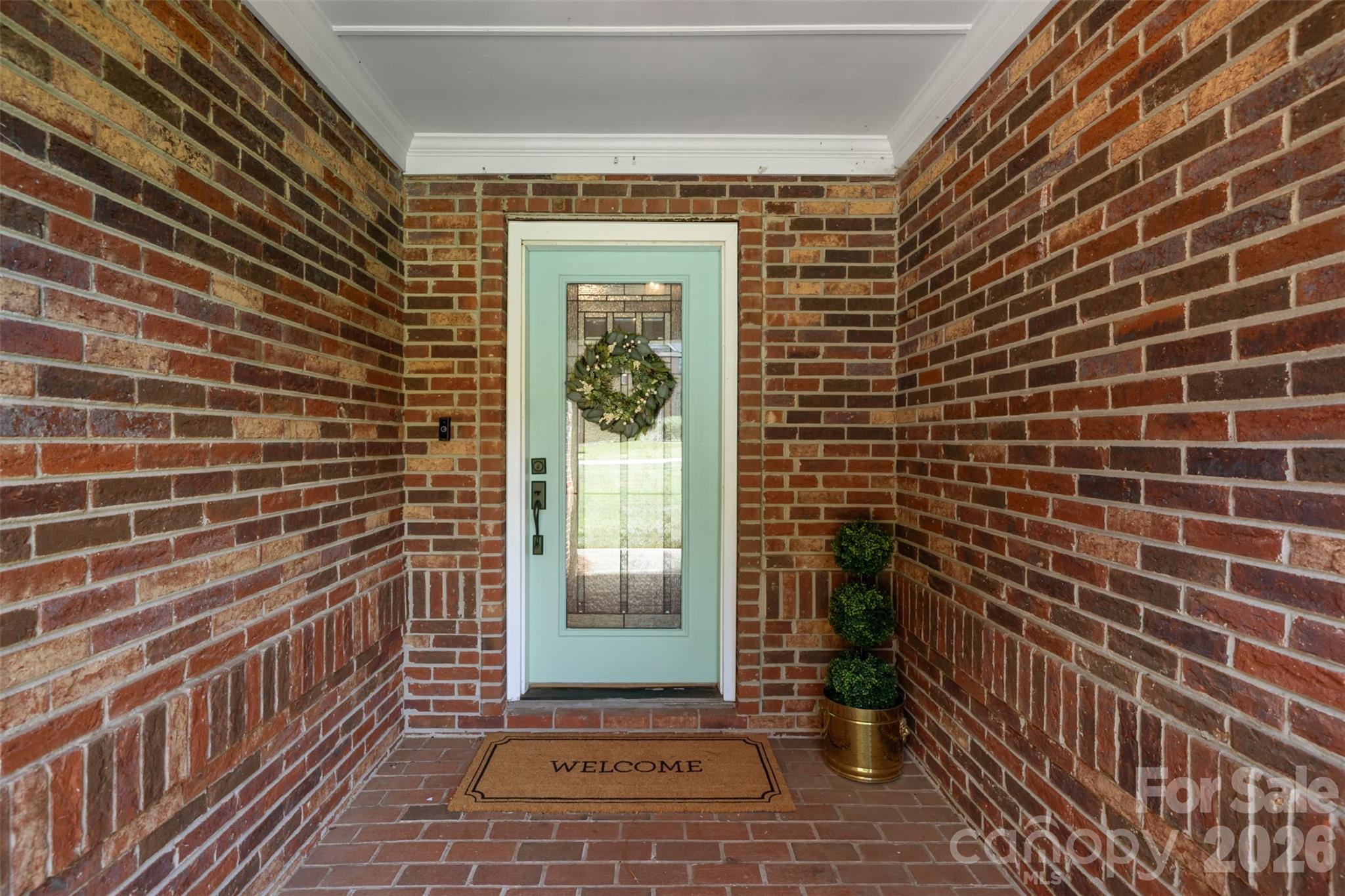 412 Shadydale Court Property Photo 3