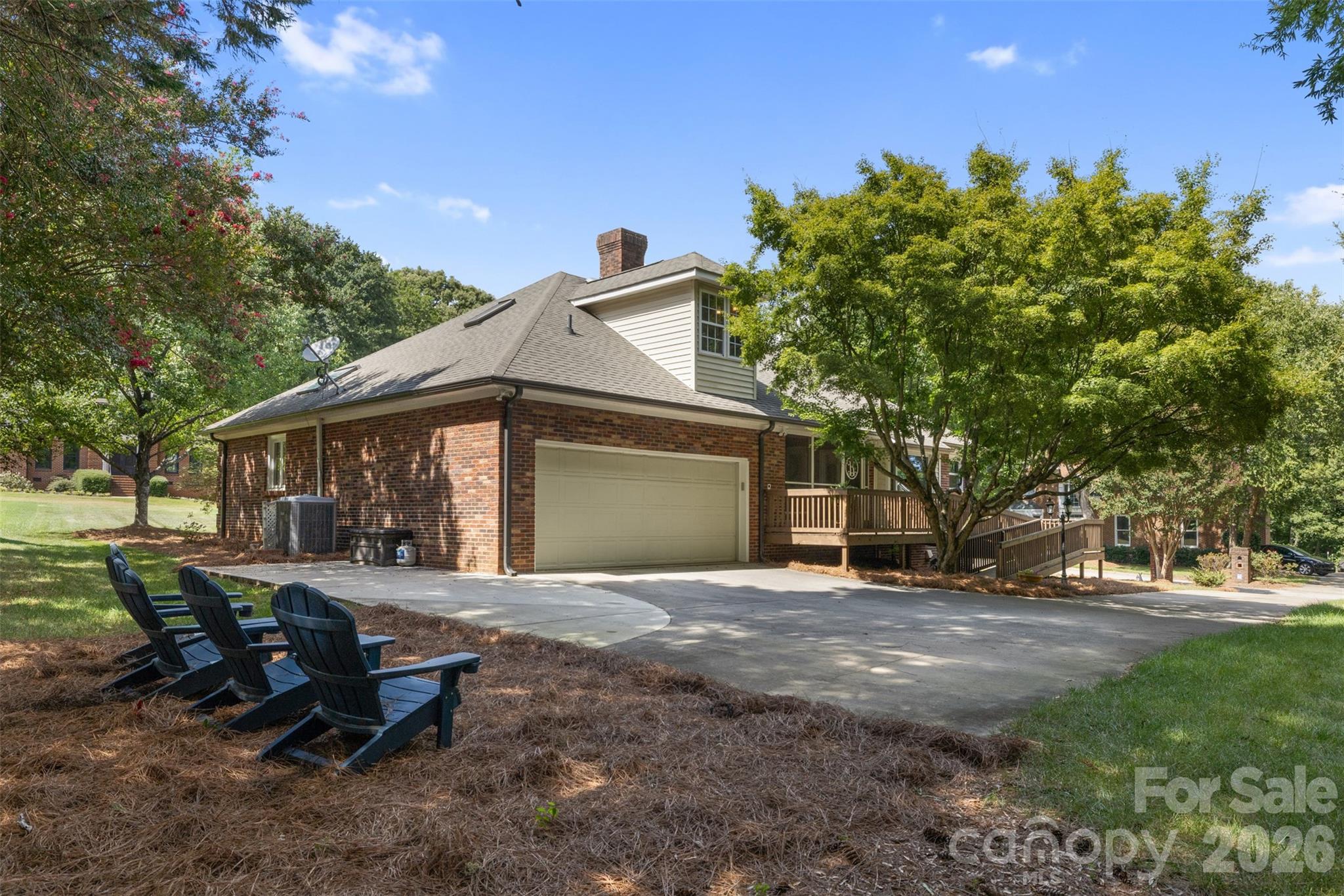 412 Shadydale Court Property Photo 34