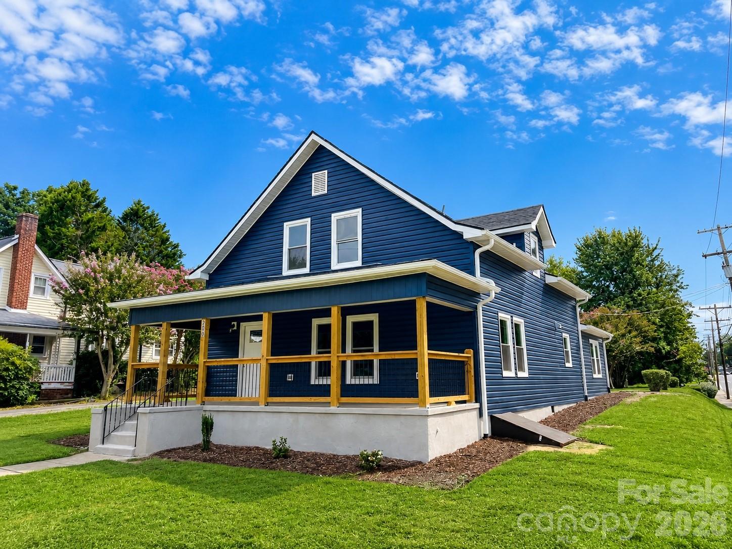 200 E White Street Property Photo 1