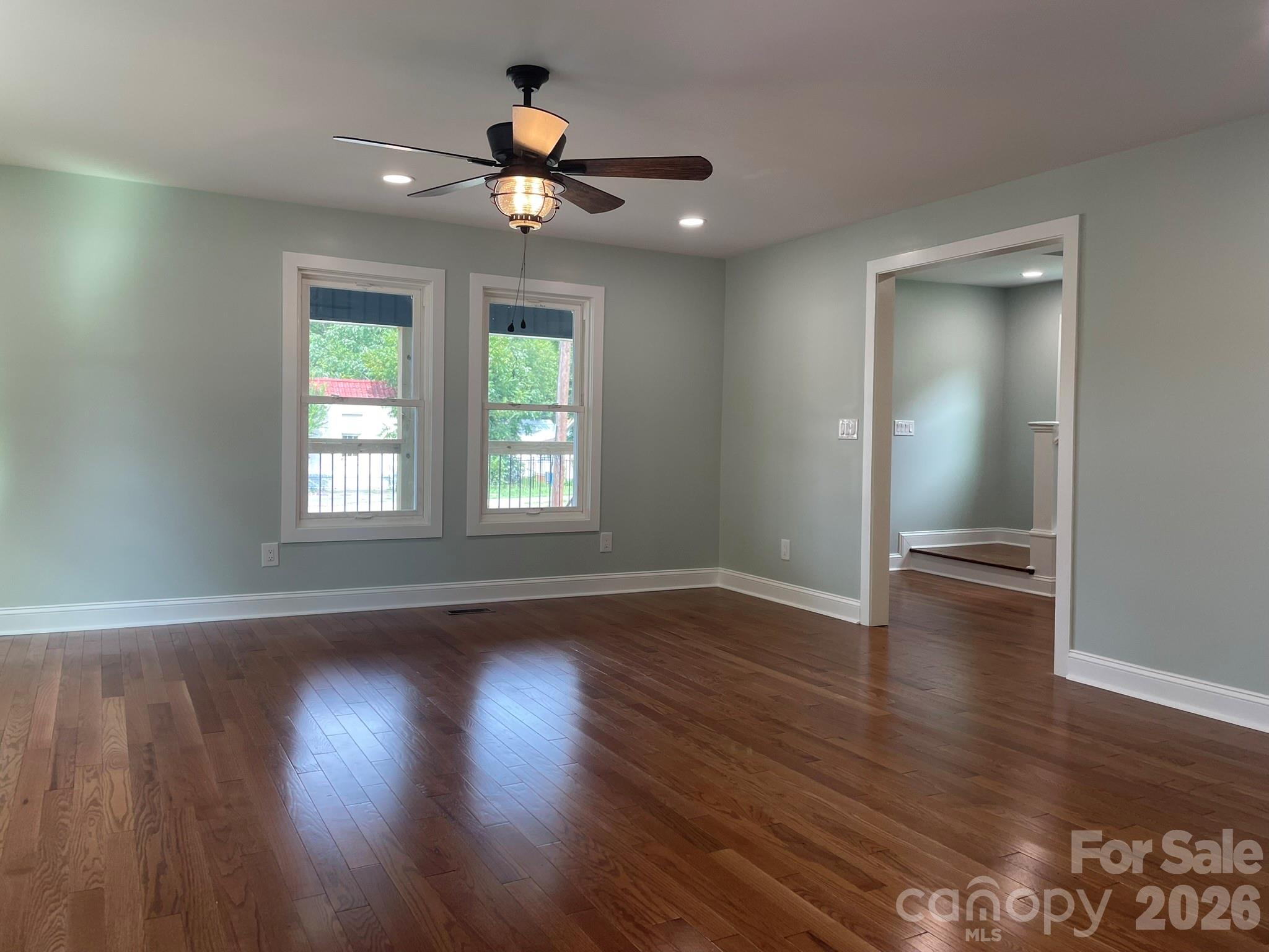 200 E White Street Property Photo 8