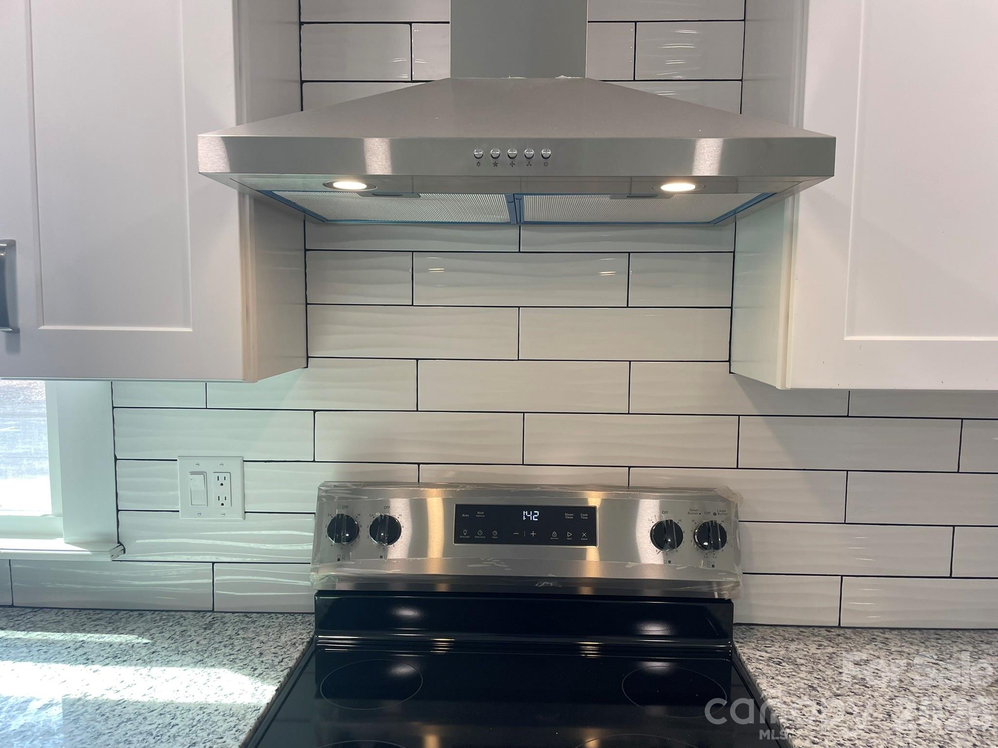 200 E White Street Property Photo 13