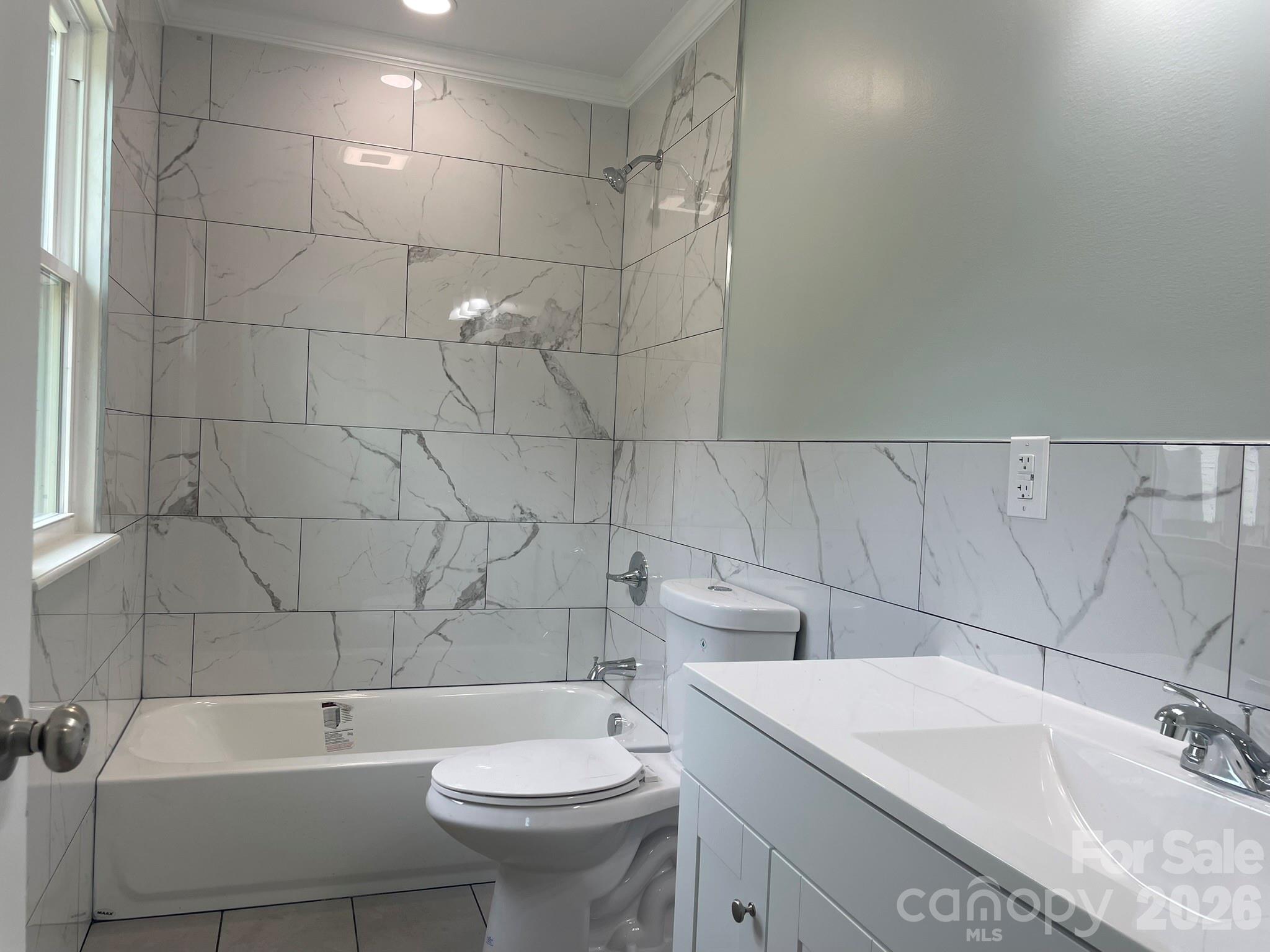 200 E White Street Property Photo 20