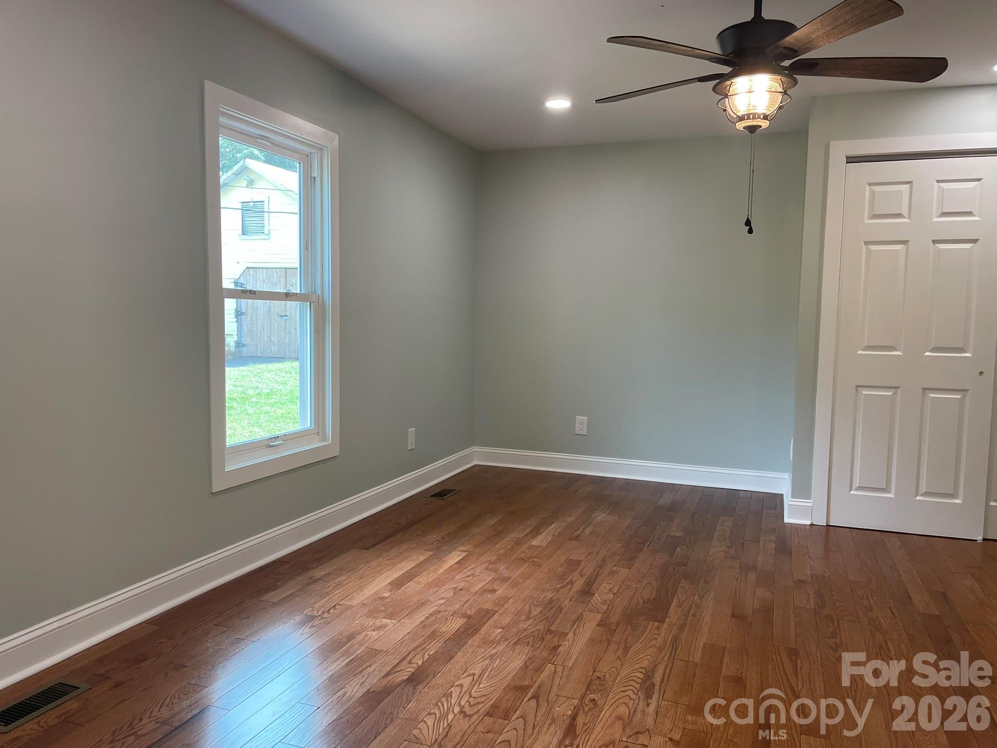 200 E White Street Property Photo 23