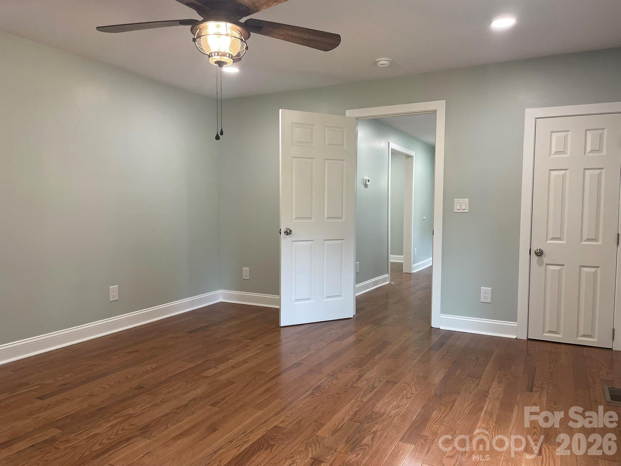 200 E White Street Property Photo 24