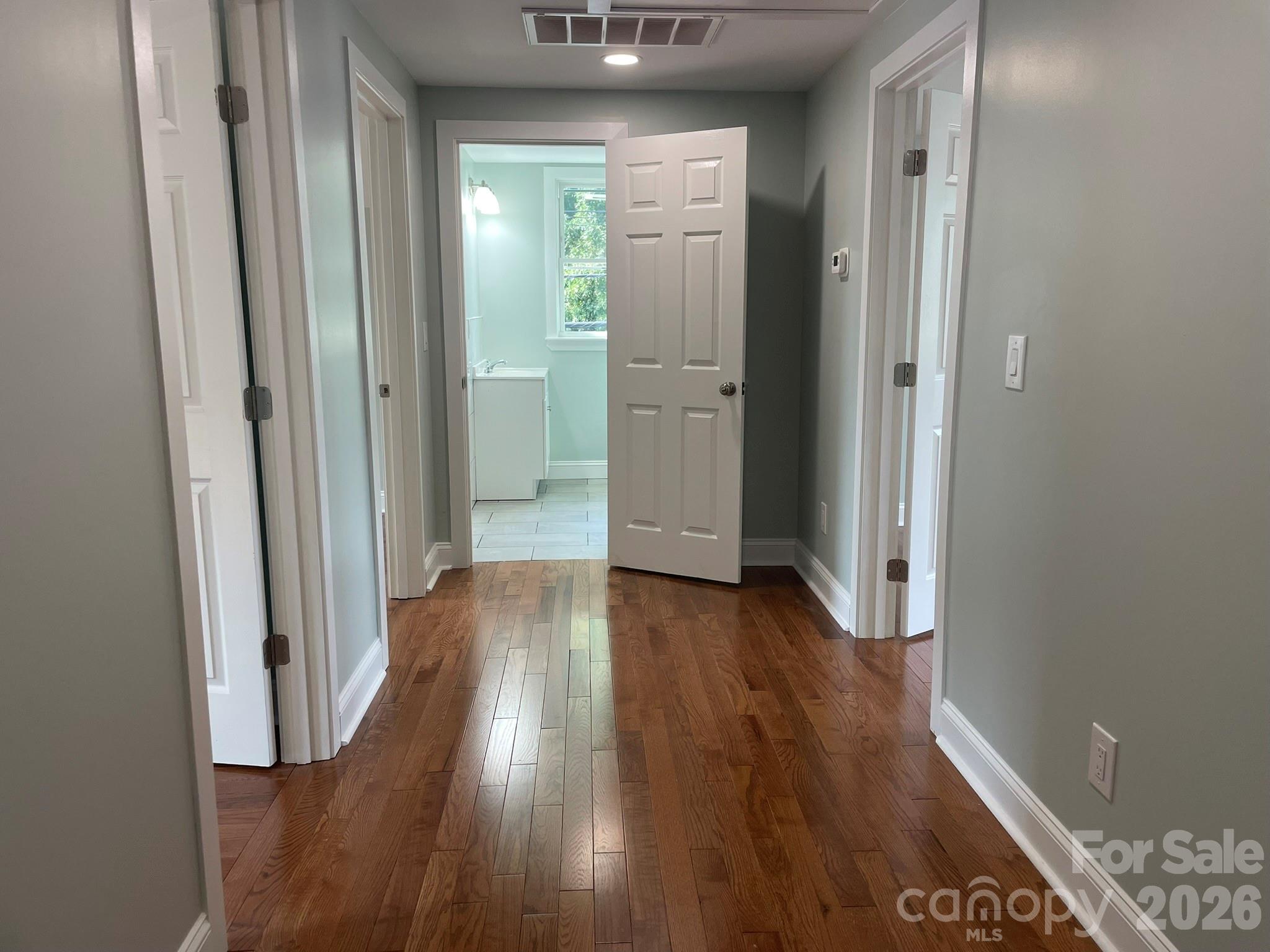 200 E White Street Property Photo 27