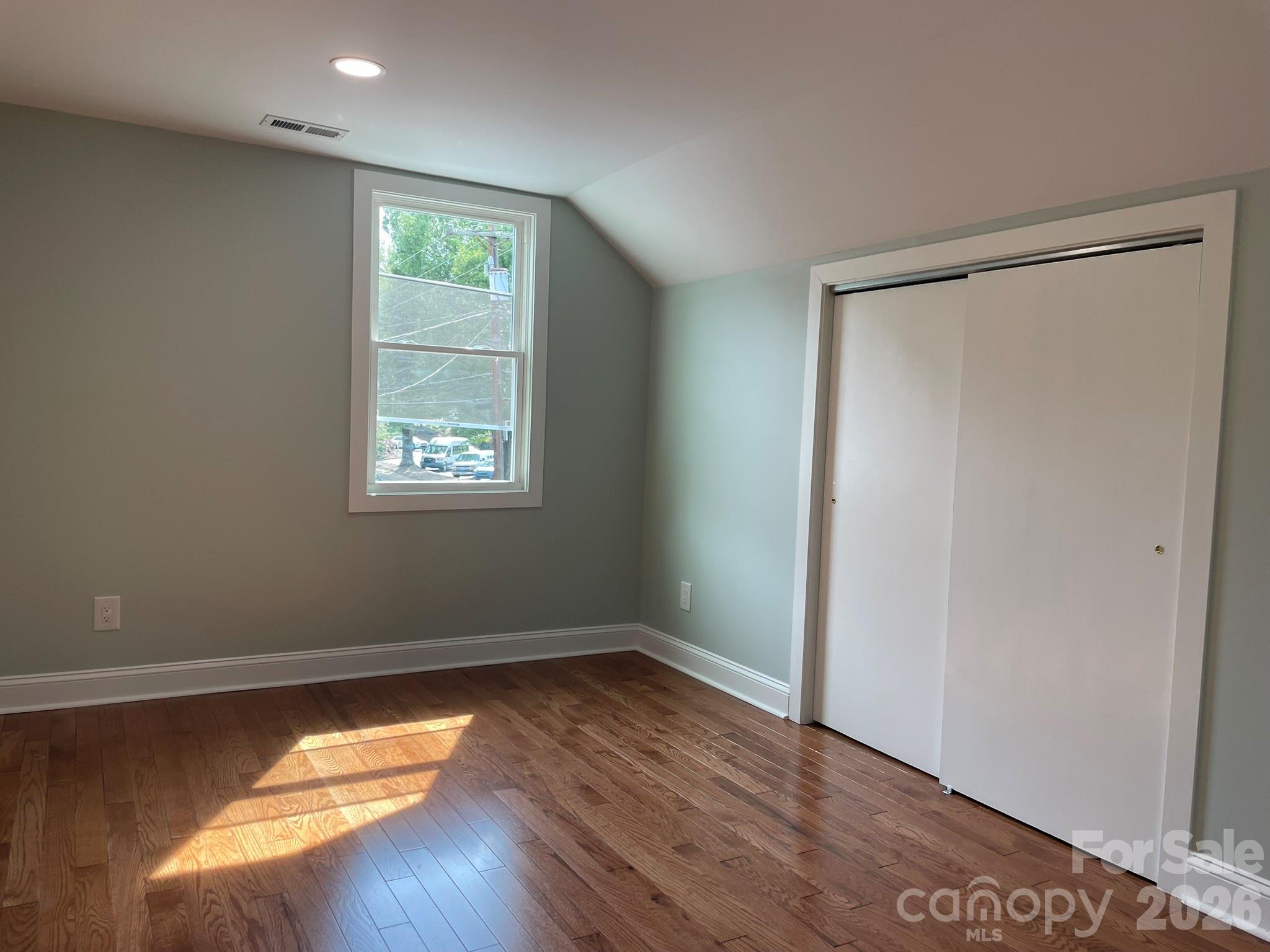 200 E White Street Property Photo 32