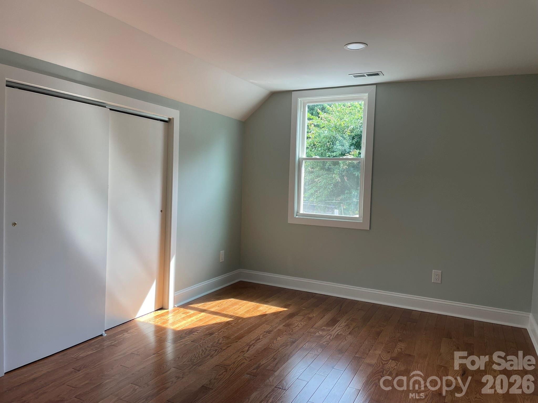 200 E White Street Property Photo 33