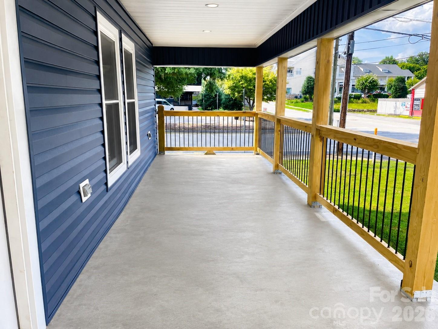 200 E White Street Property Photo 34