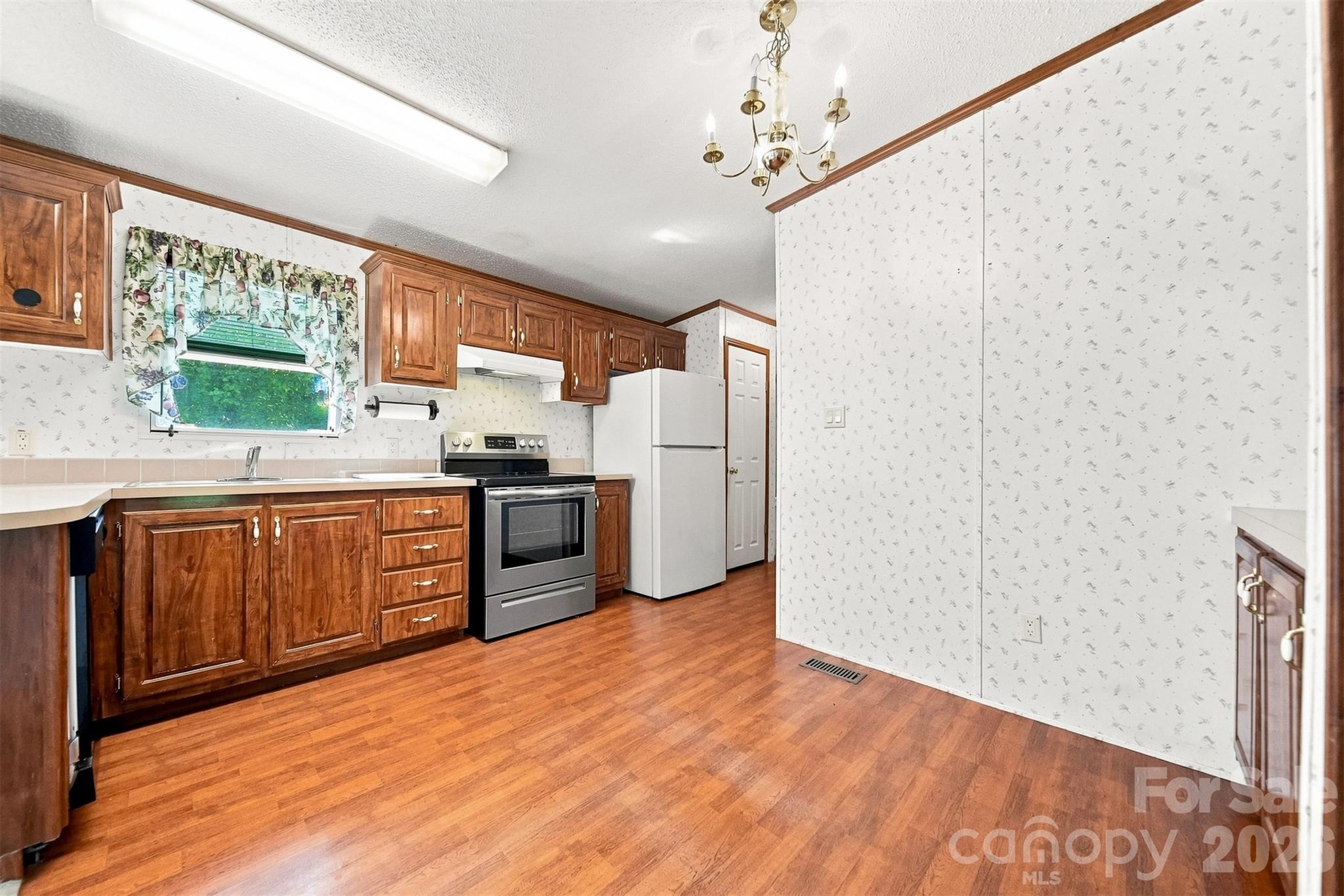 3408 Landis Lane Property Photo 12