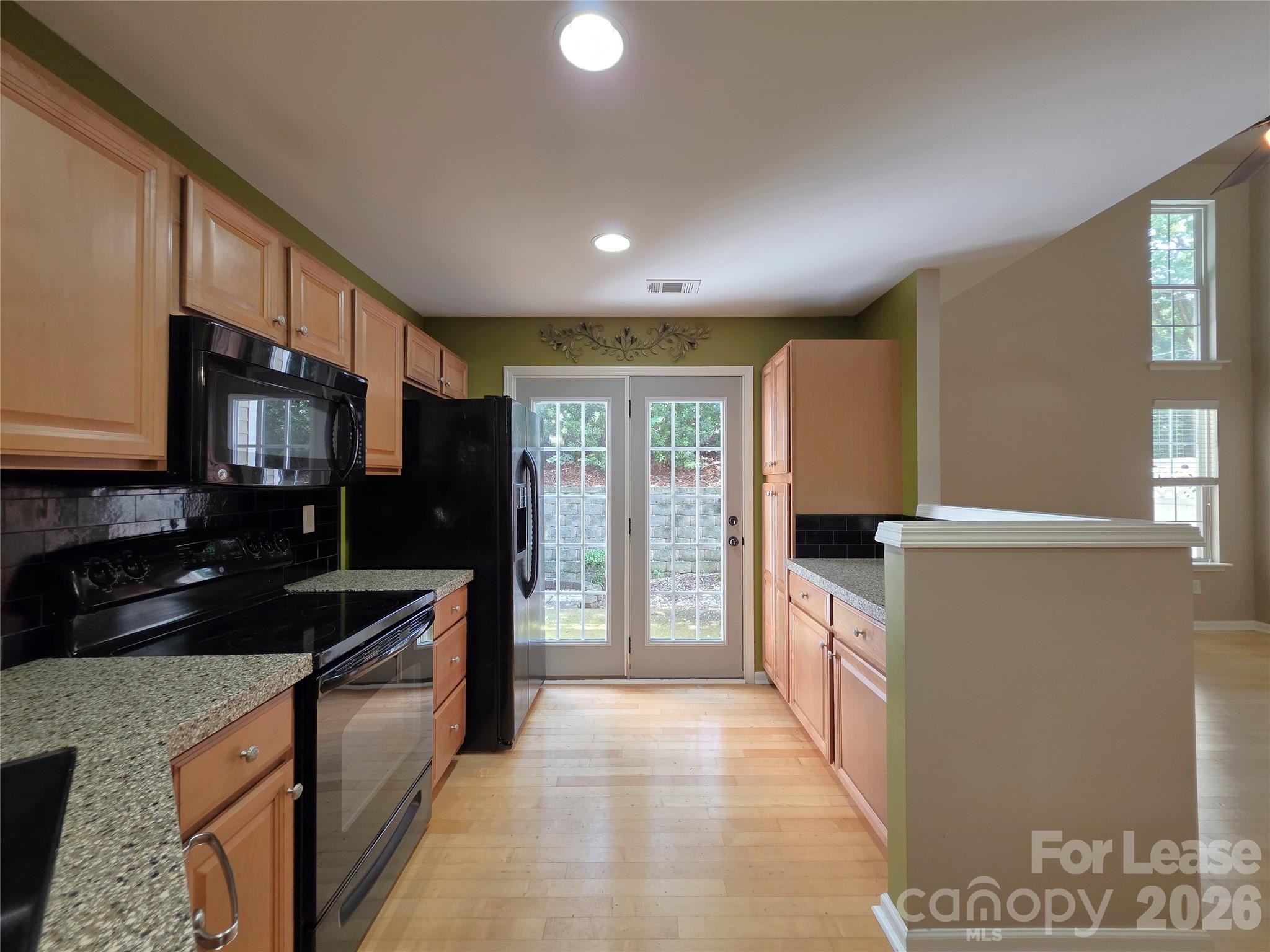 360 Tidmarsh Court Property Photo 4