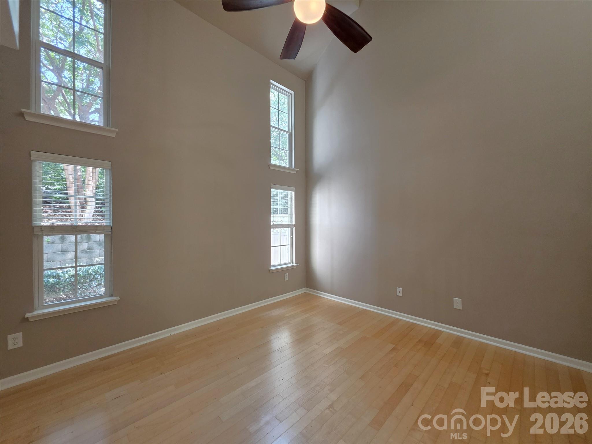 360 Tidmarsh Court Property Photo 8