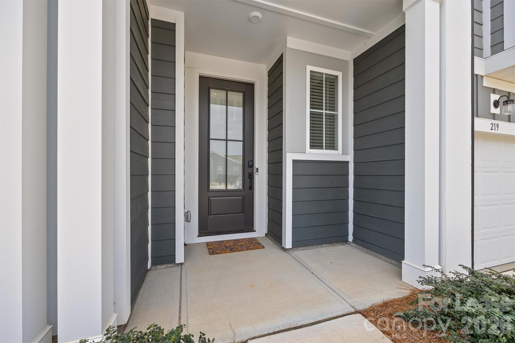 217 Brooks Springs Drive Property Photo 3