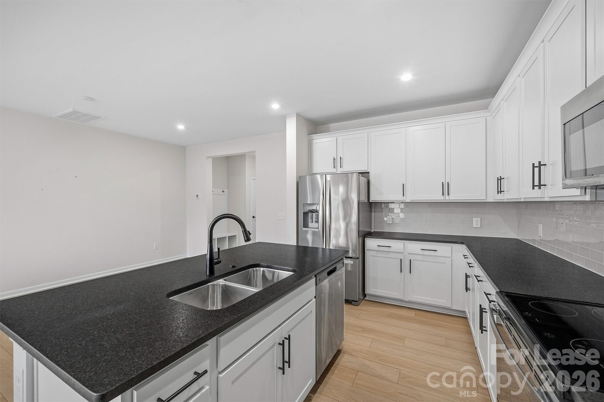 217 Brooks Springs Drive Property Photo 10