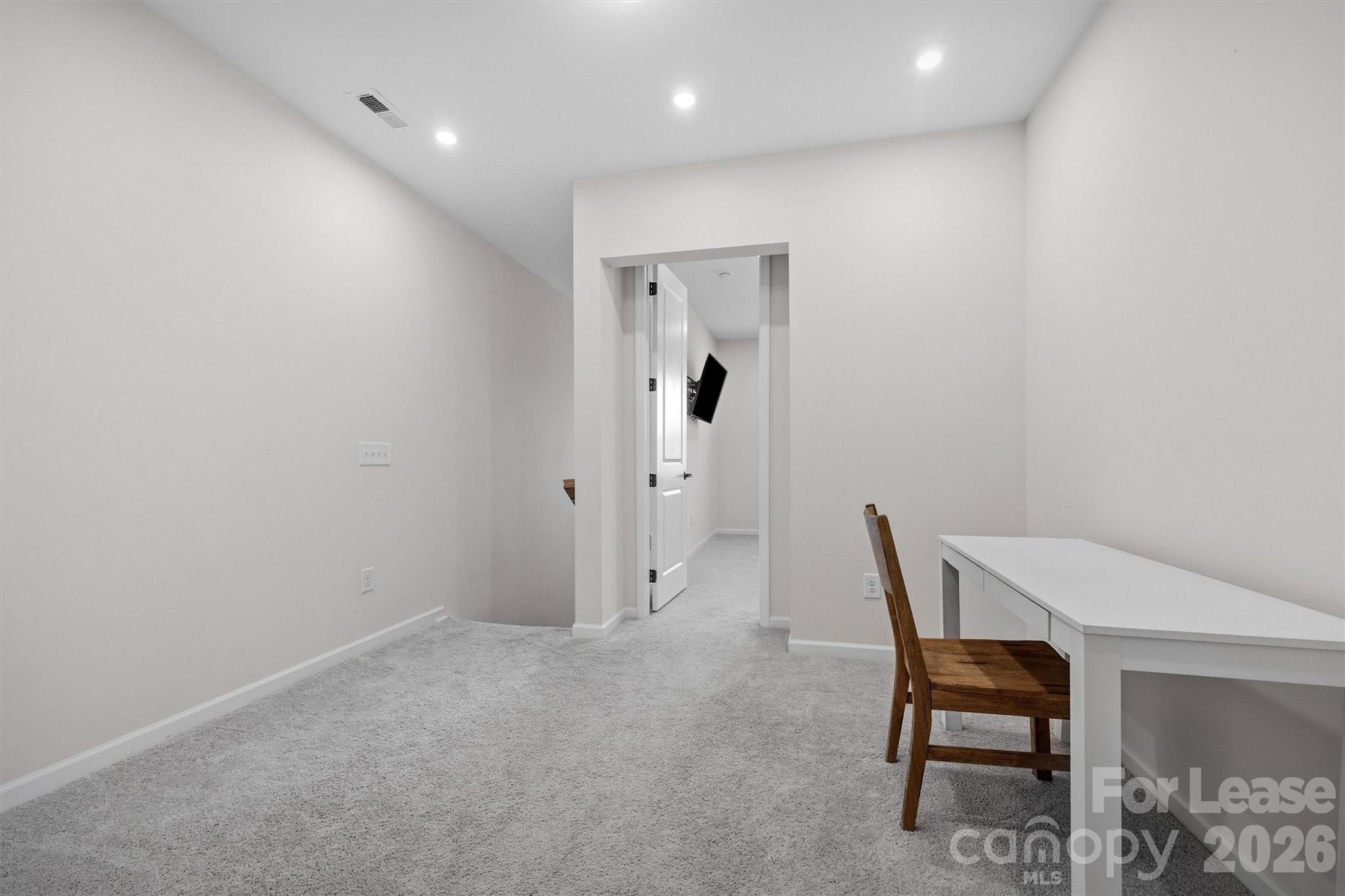 217 Brooks Springs Drive Property Photo 27