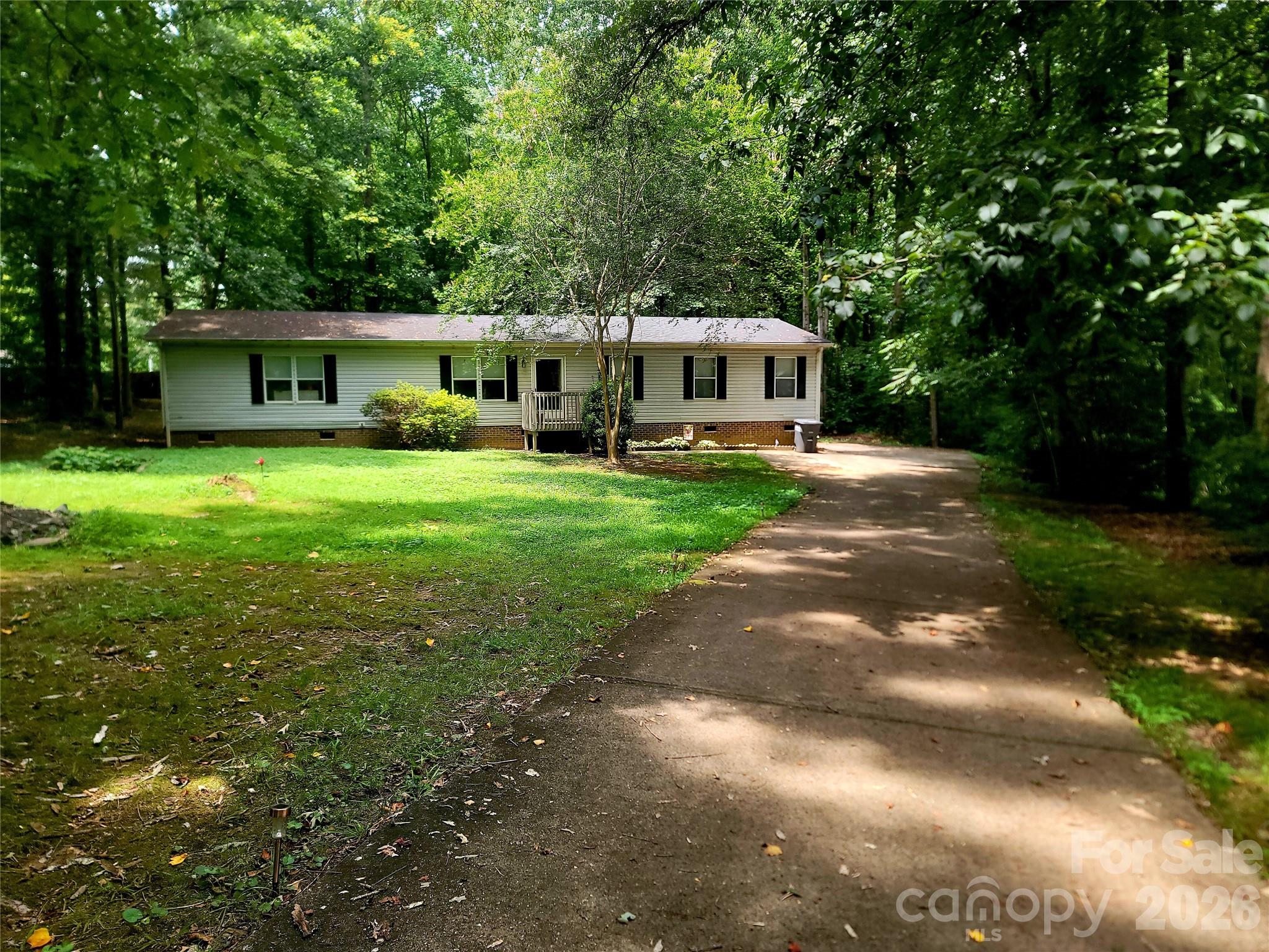 121 Sylvan Drive Property Photo 1