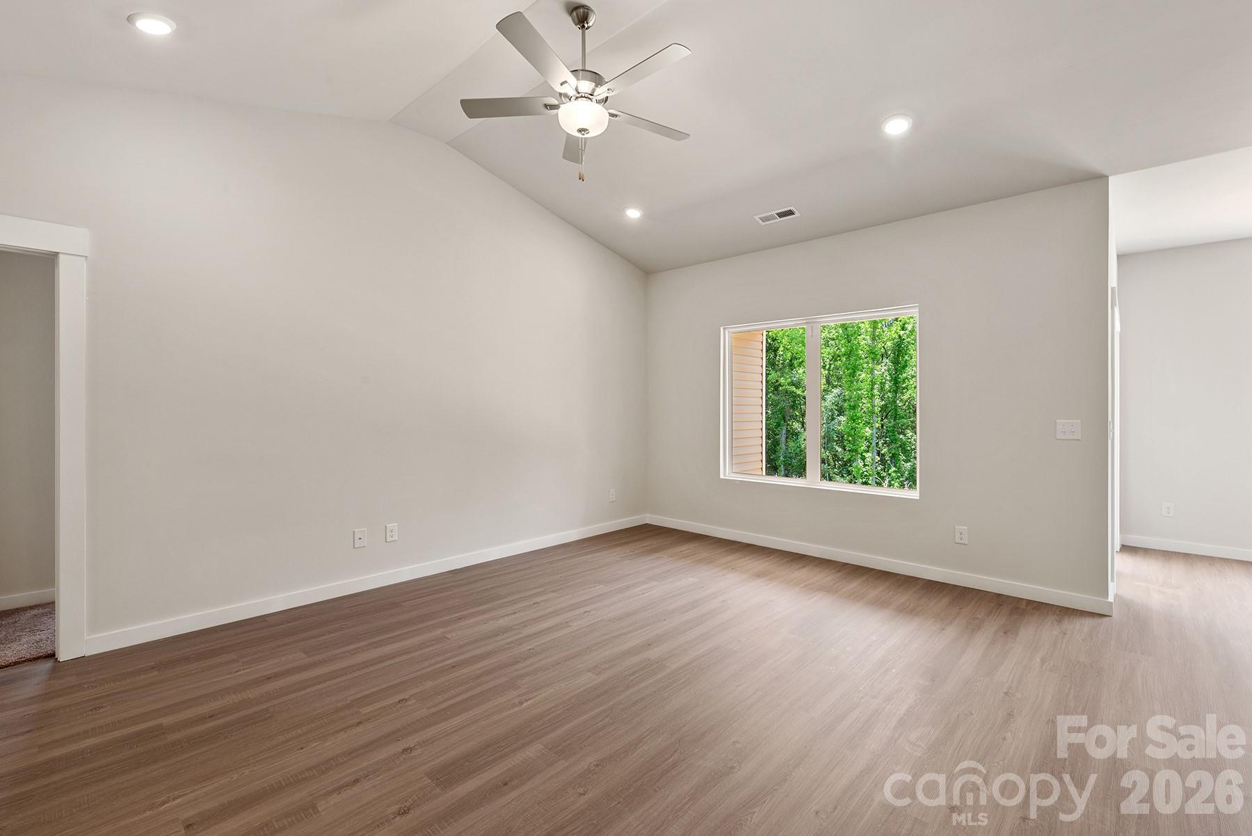 1121 Elyan Street Property Photo 3