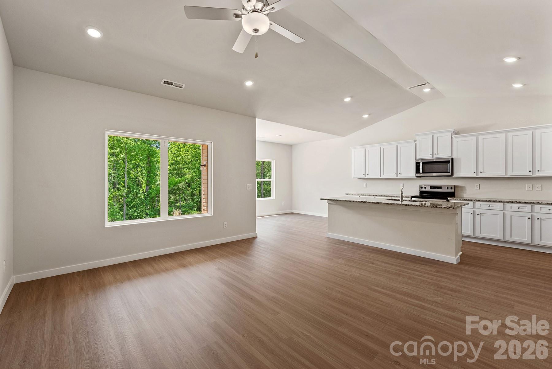1121 Elyan Street Property Photo 4