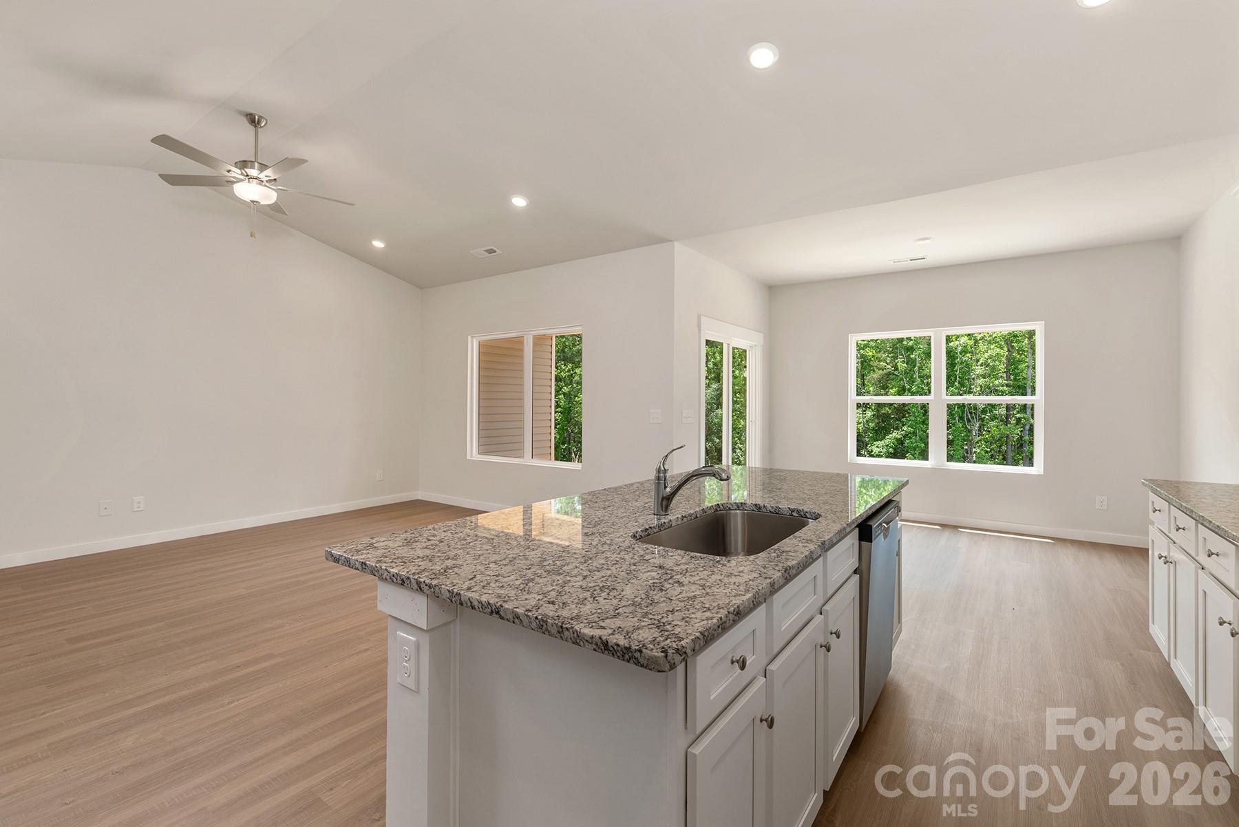 1121 Elyan Street Property Photo 6