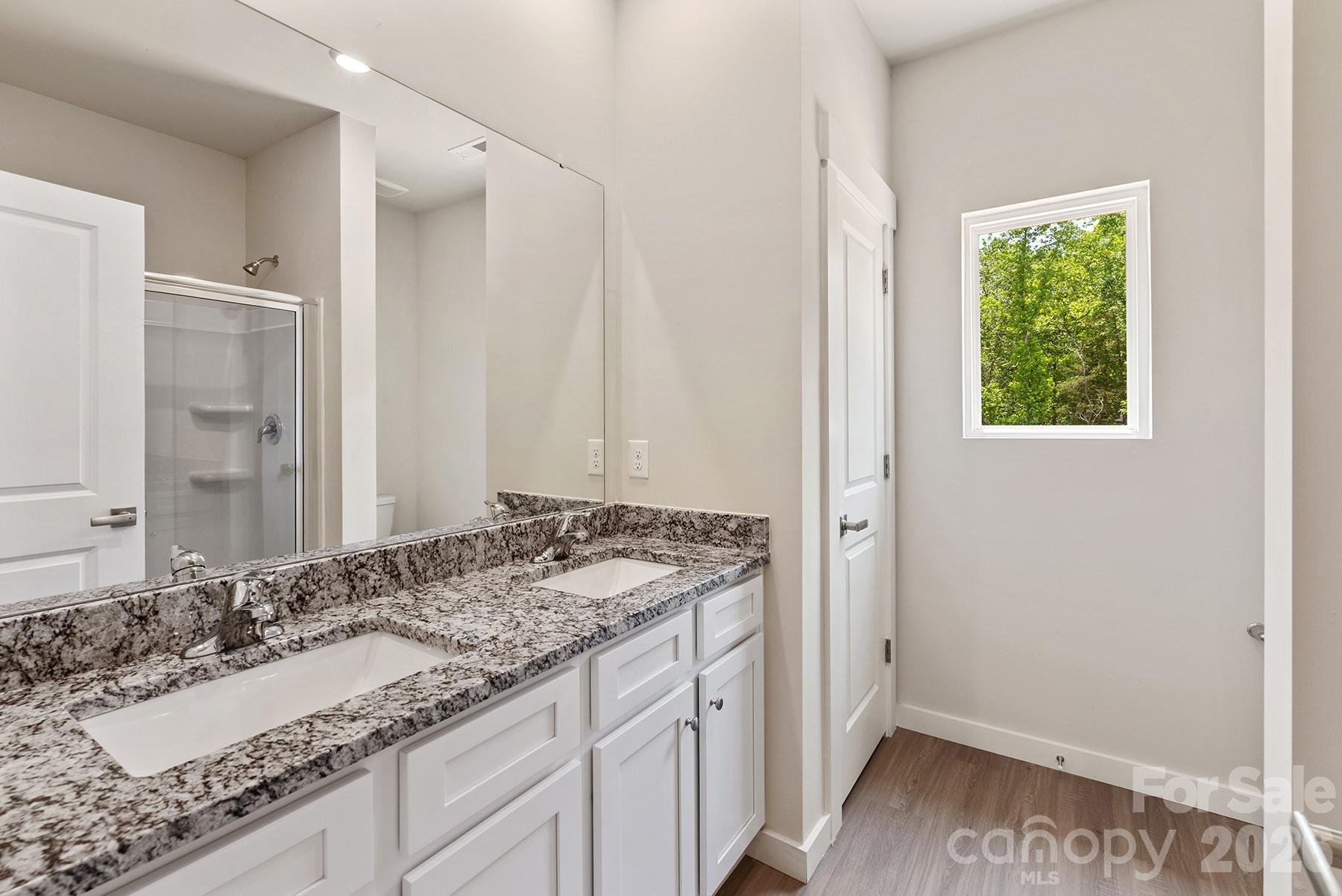 1121 Elyan Street Property Photo 9