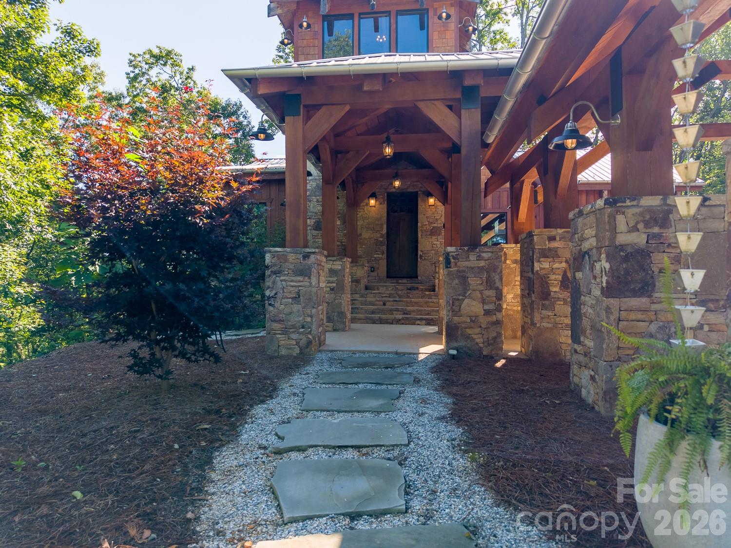 444 Look Out Point Property Photo 5