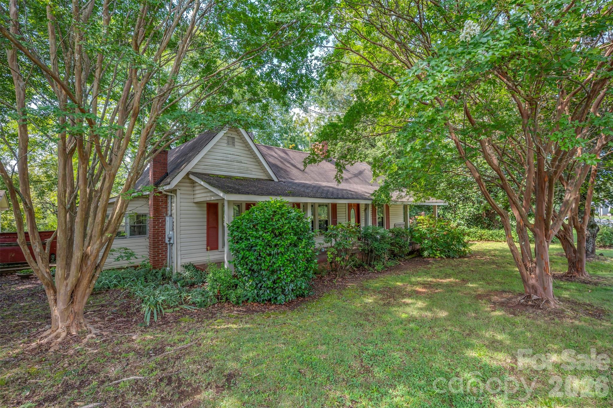 2300 Whitesides Road Property Photo 1