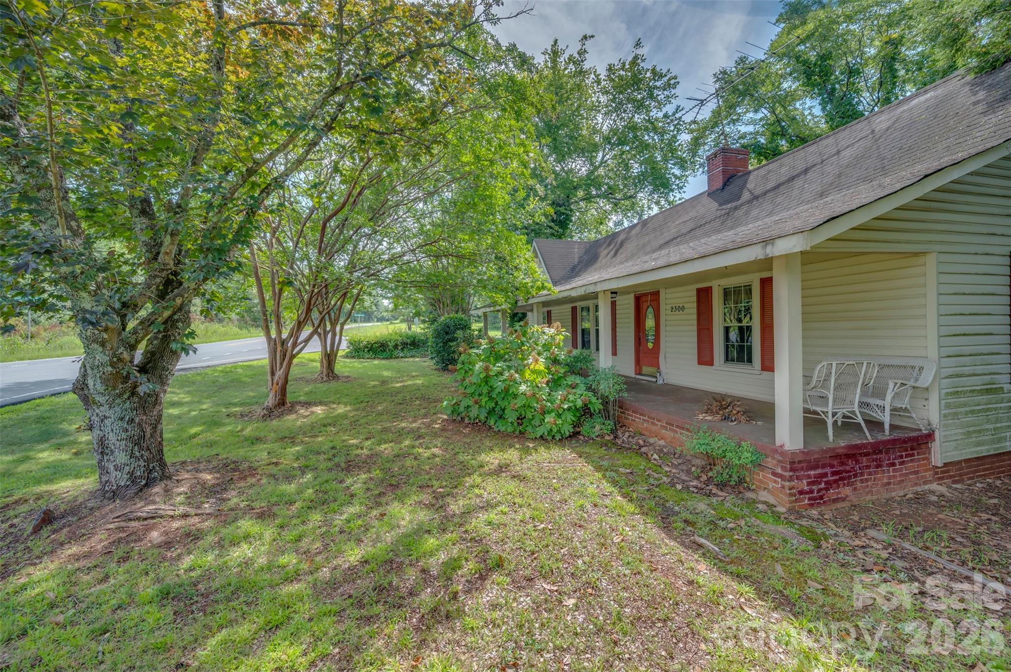 2300 Whitesides Road Property Photo 4