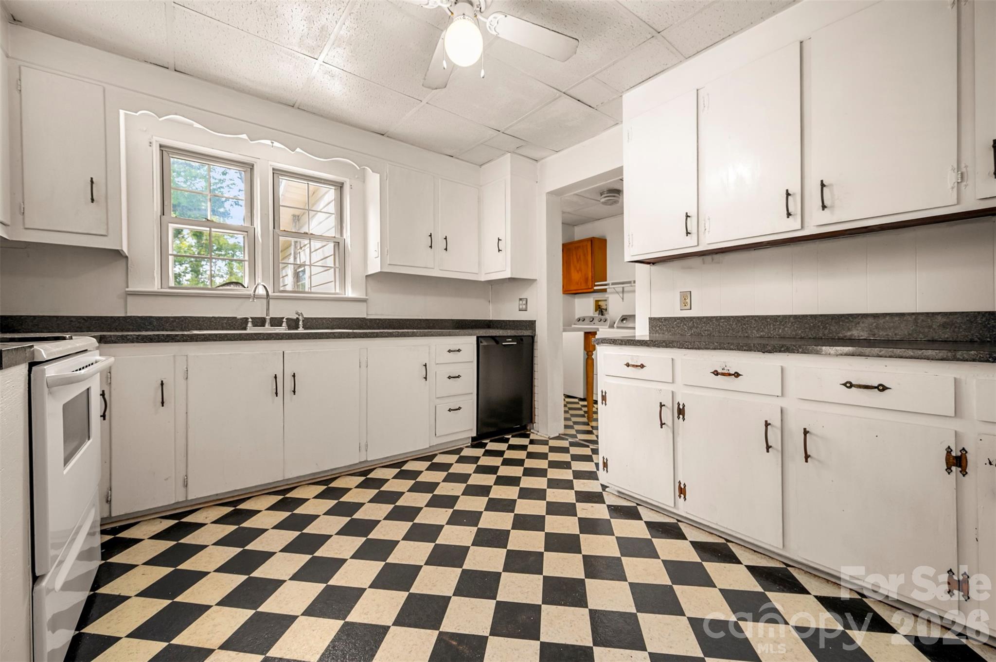 2300 Whitesides Road Property Photo 11