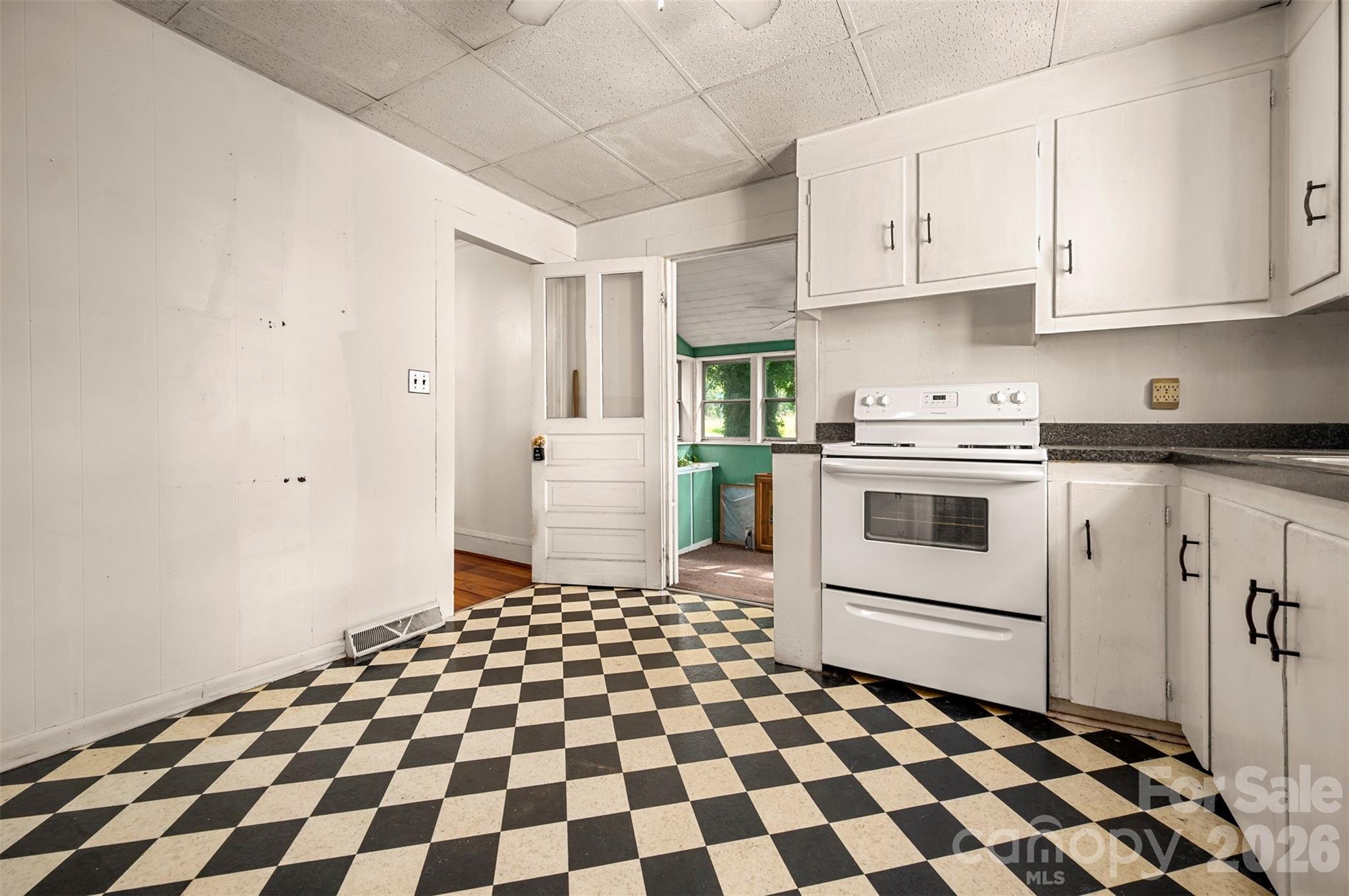 2300 Whitesides Road Property Photo 12