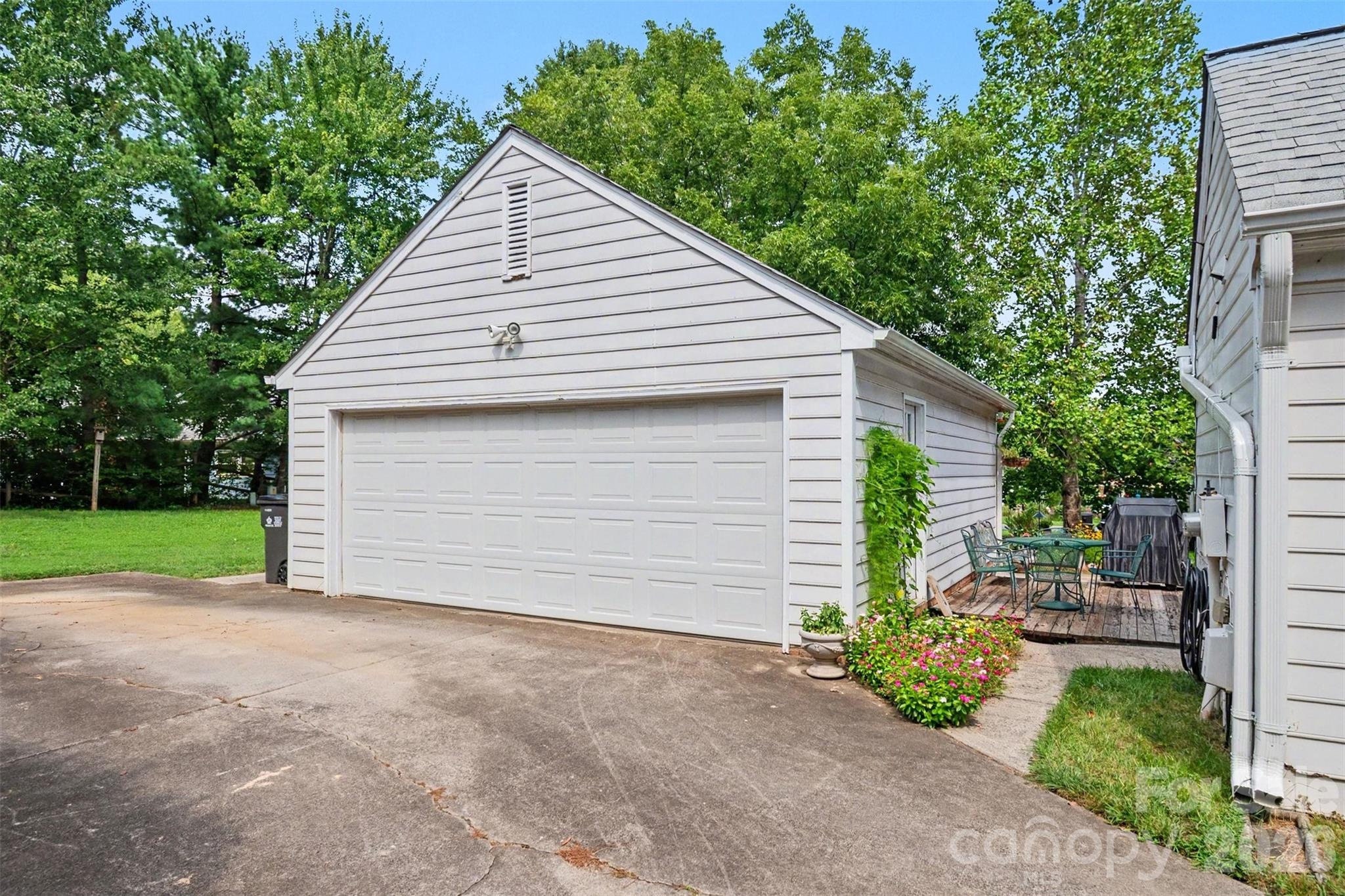8741 Fieldgate Drive Property Photo 23