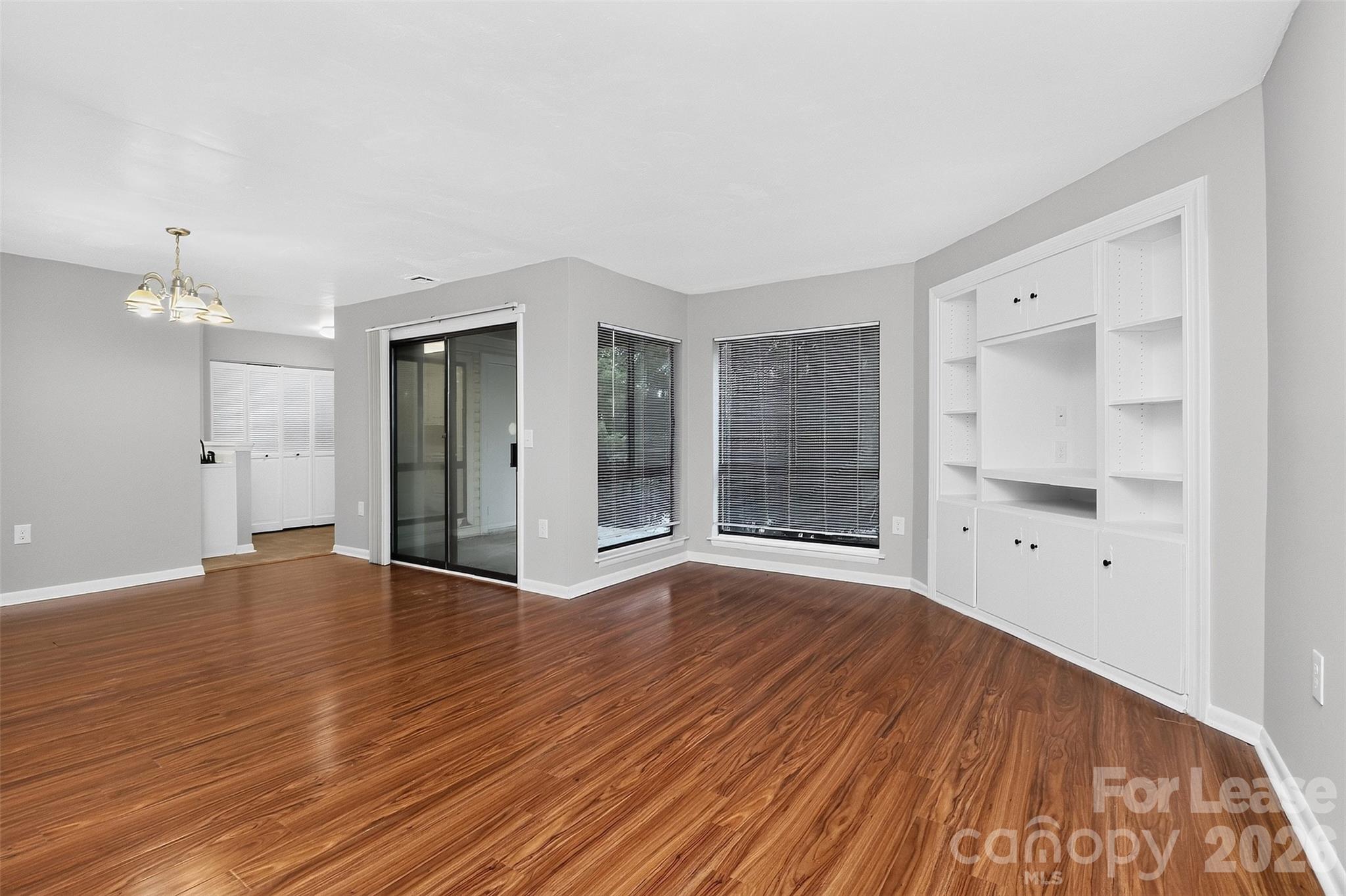 4804 Spring Lake Drive C Property Photo 2