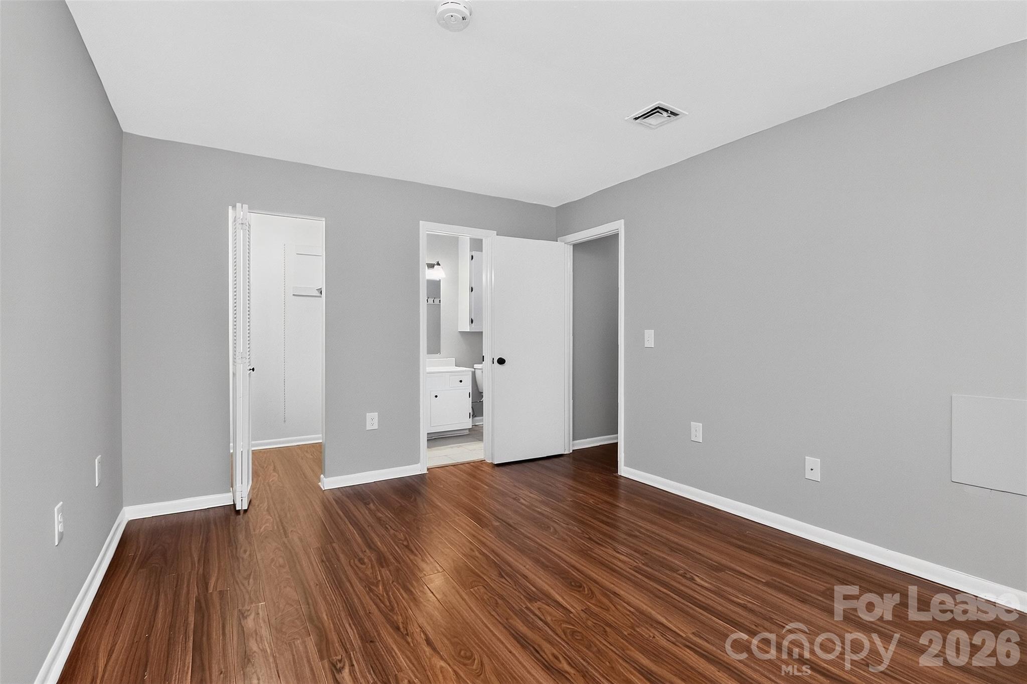 4804 Spring Lake Drive C Property Photo 14