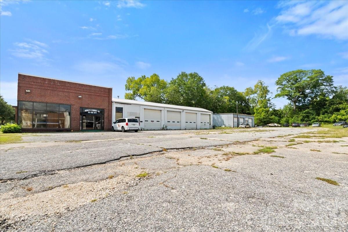 319 2nd Street Property Photo 8