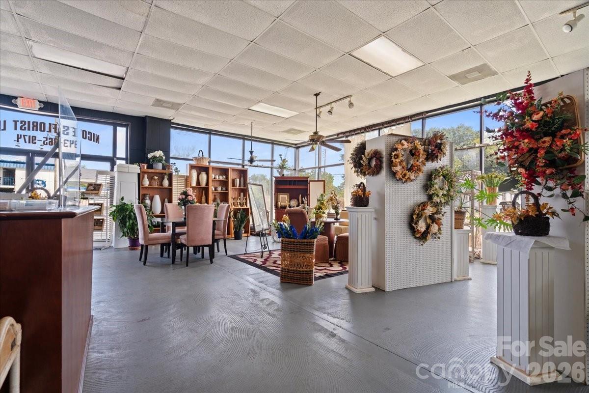 319 2nd Street Property Photo 14