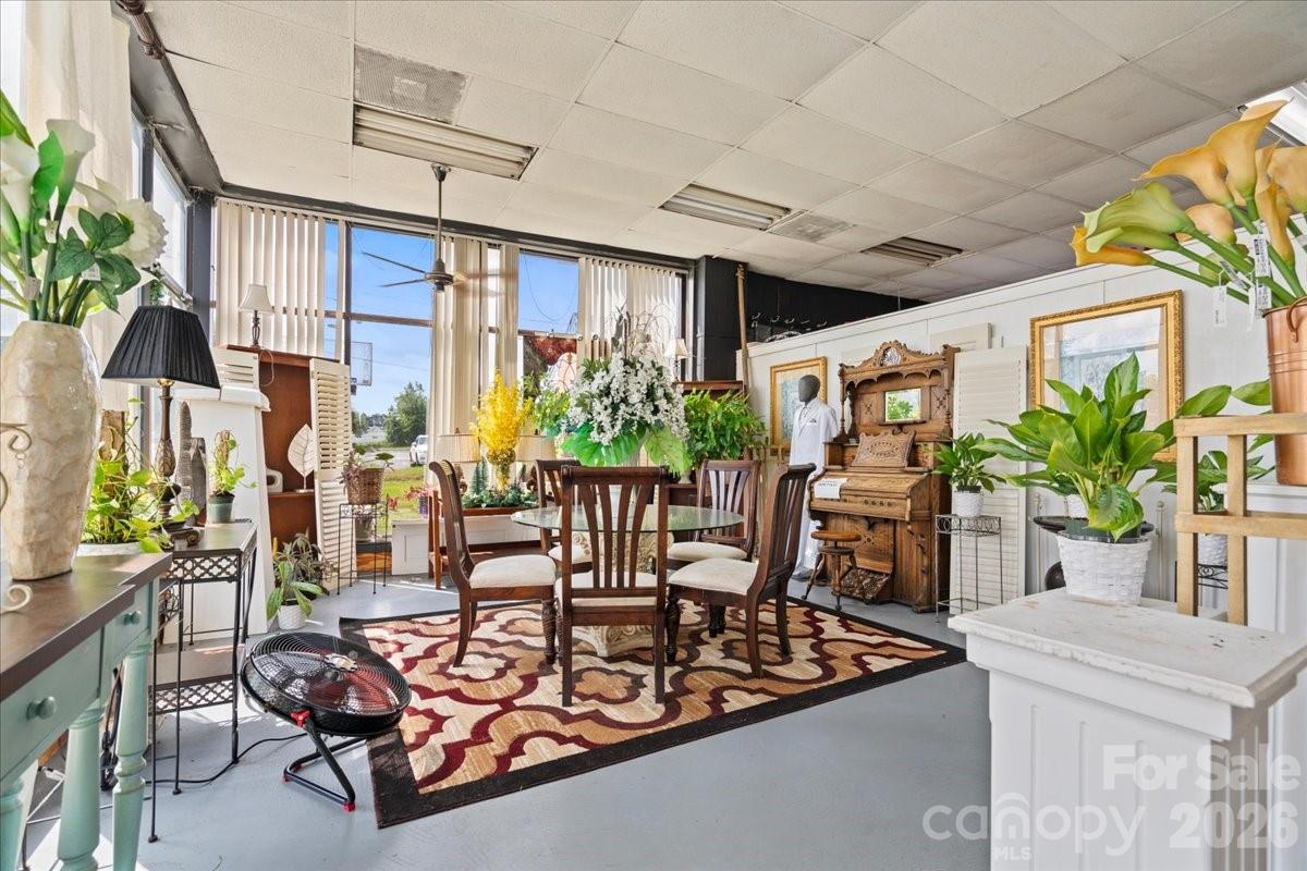 319 2nd Street Property Photo 15