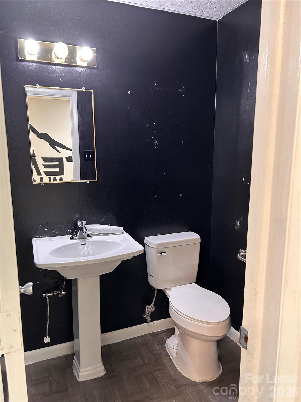 1 Kenilworth Knoll Ste. 2 Property Photo 4