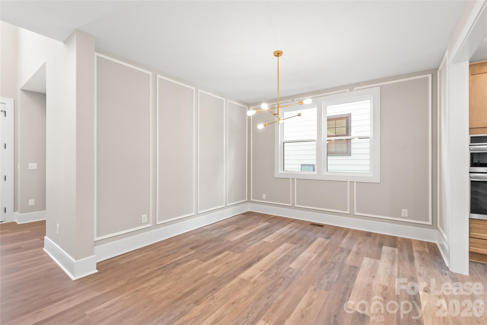 3905 Plainview Road Property Photo 9