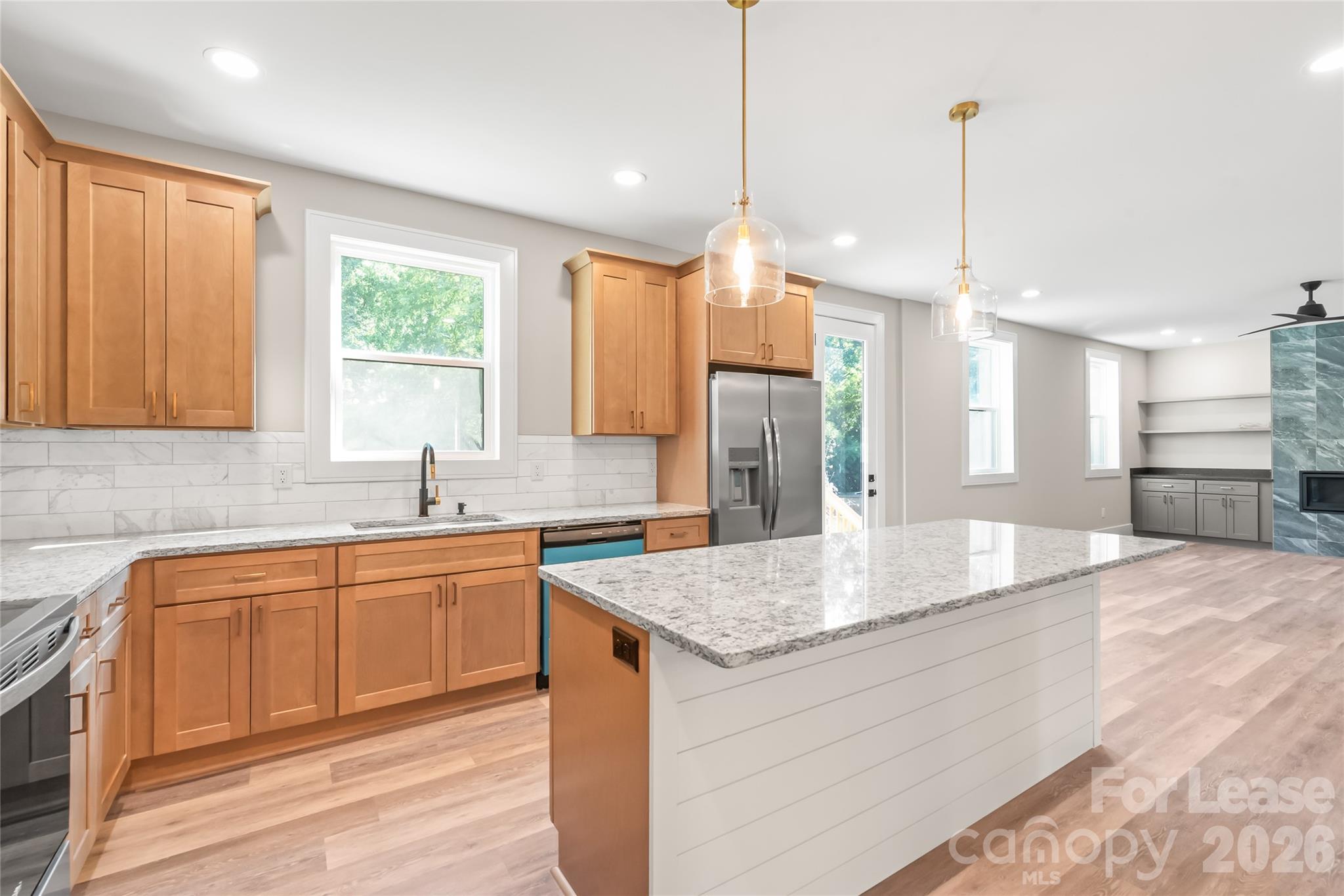 3905 Plainview Road Property Photo 13