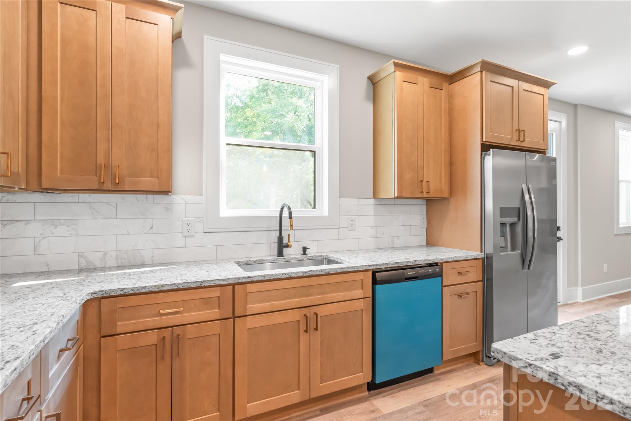 3905 Plainview Road Property Photo 14