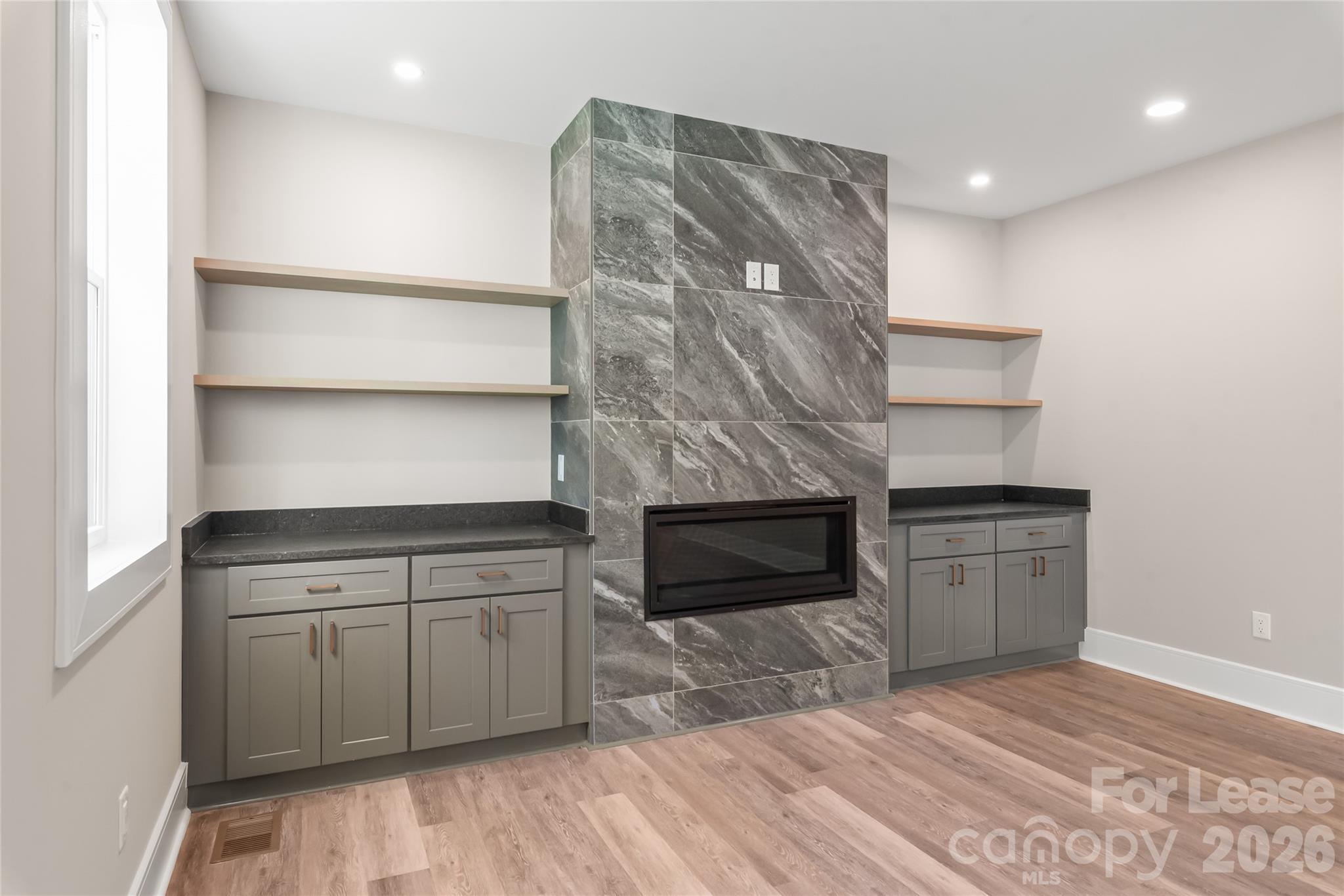 3905 Plainview Road Property Photo 17