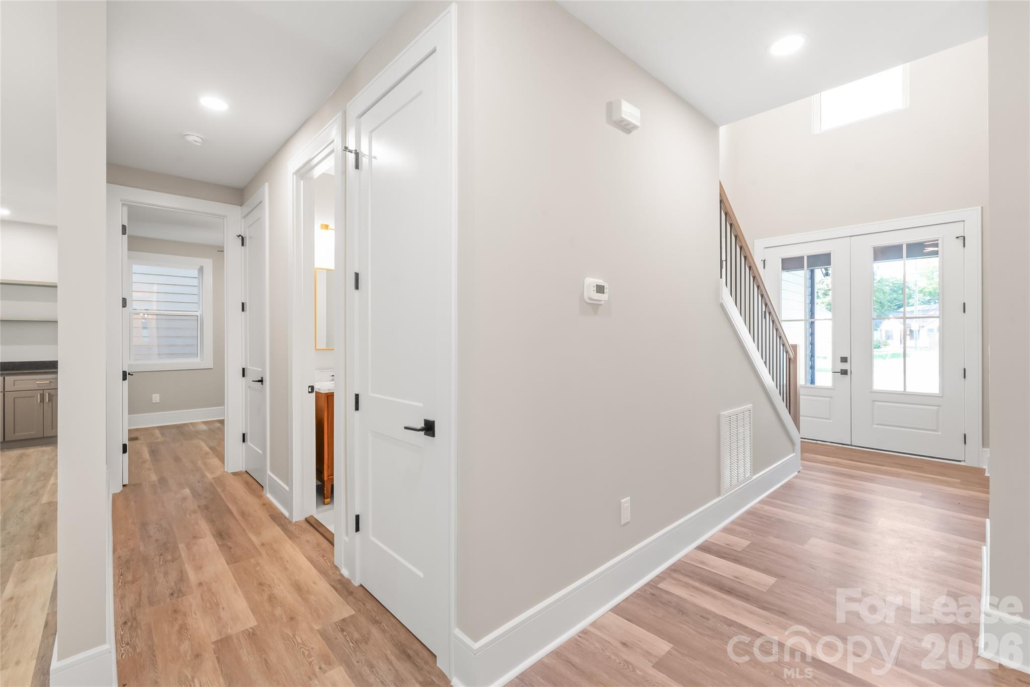 3905 Plainview Road Property Photo 18