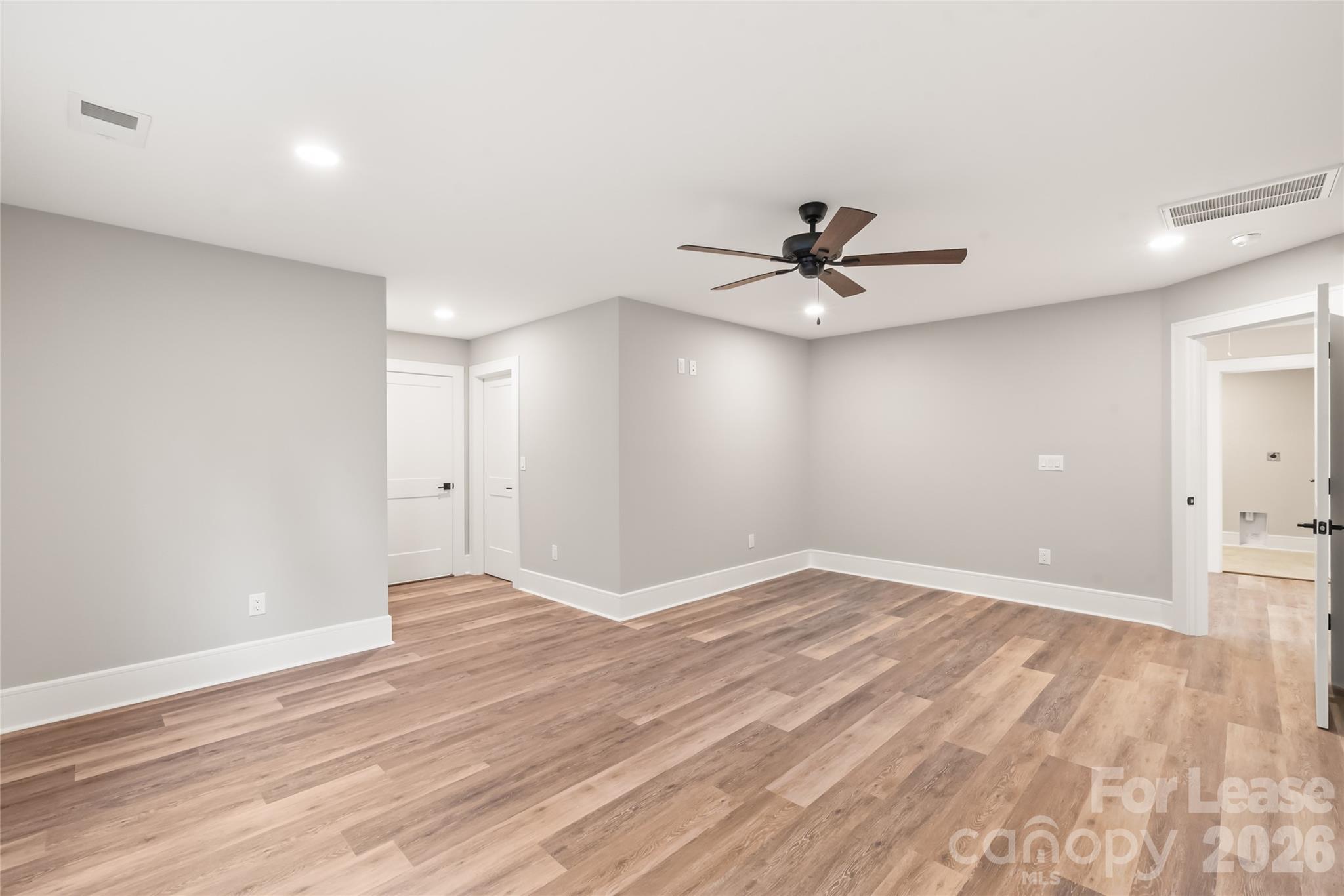 3905 Plainview Road Property Photo 27