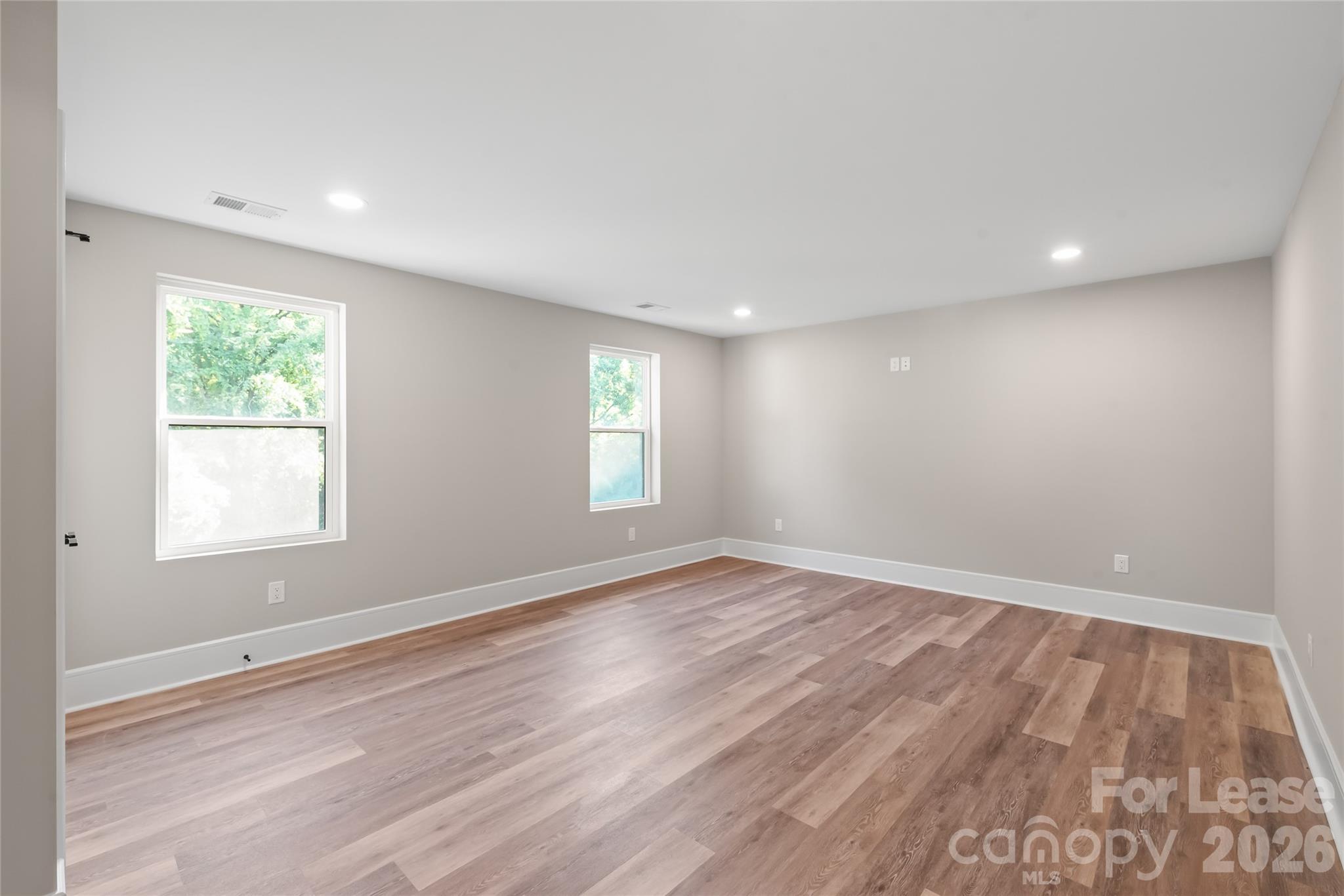 3905 Plainview Road Property Photo 33