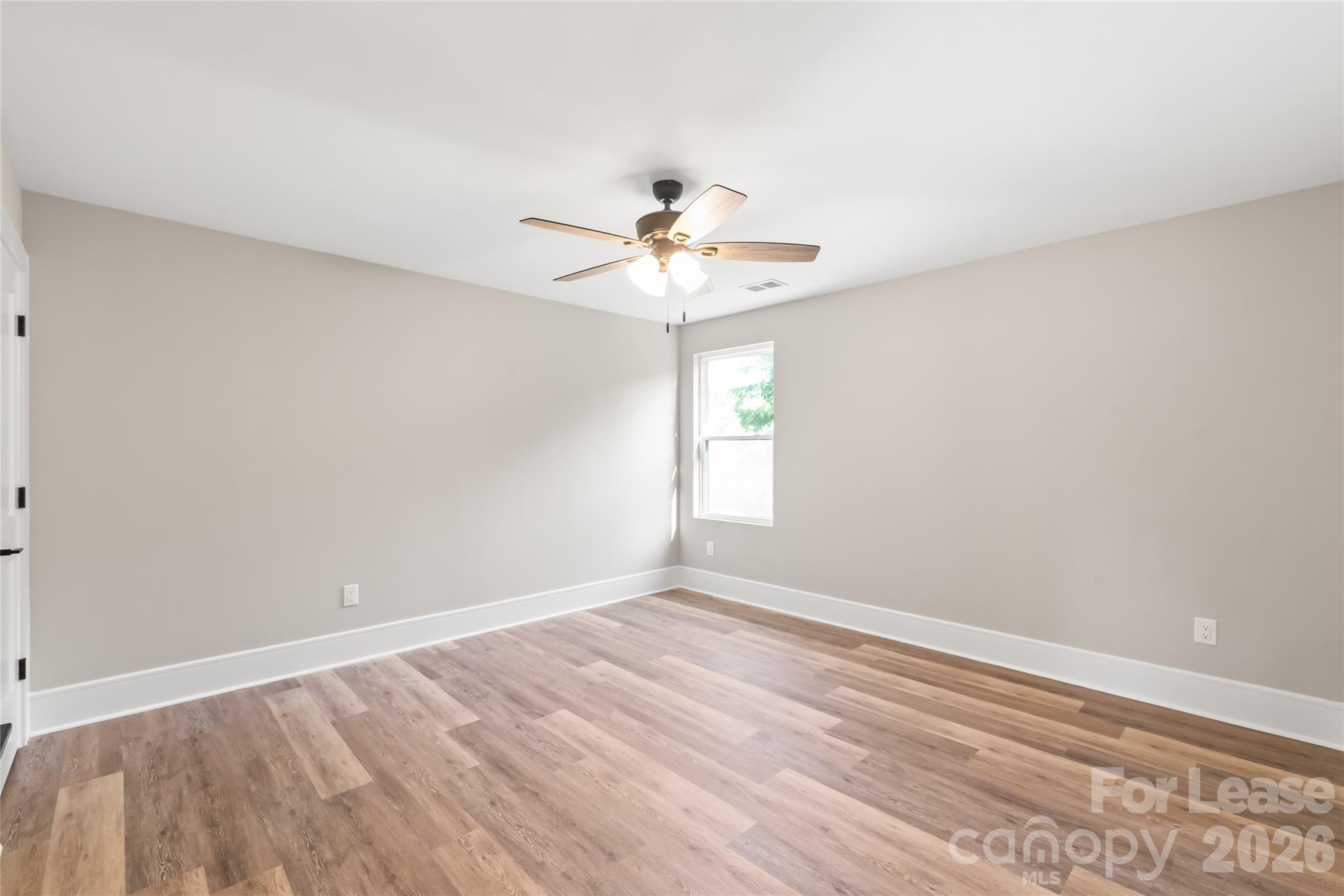3905 Plainview Road Property Photo 37