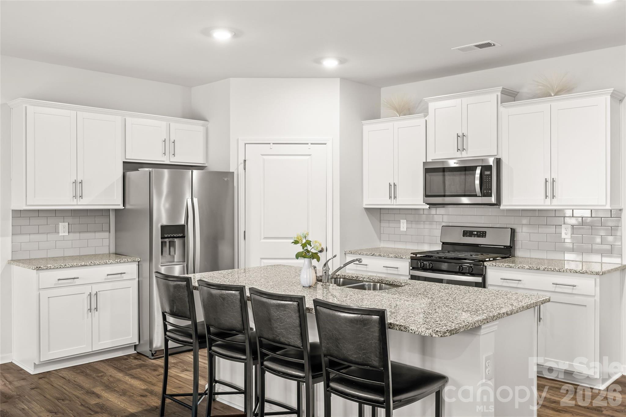 2128 Vanderlyn Street Property Photo 5