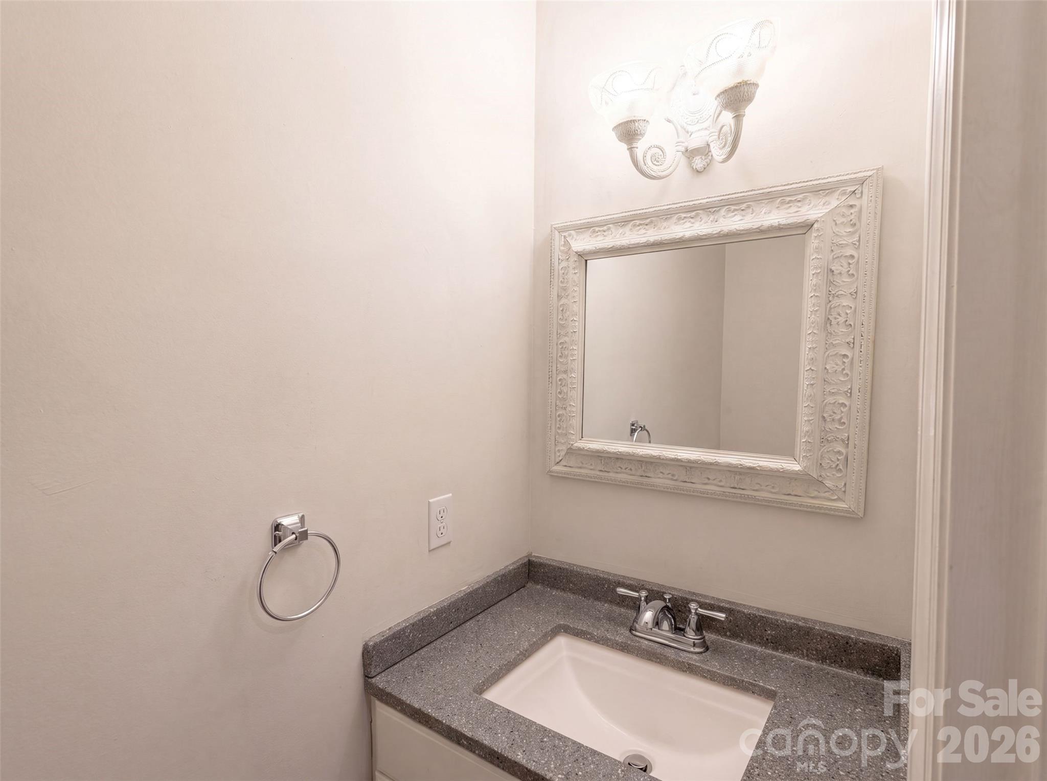 3737 Winterberry Court Property Photo 16